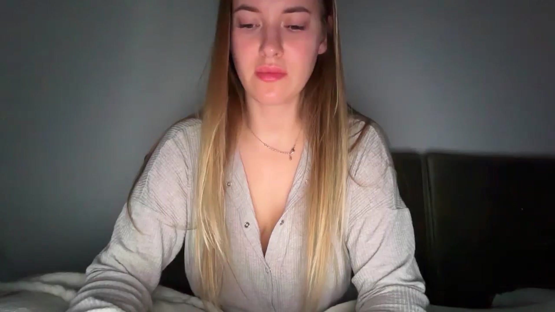 Gallery image thumbnail from SkySunFlower's myfreecams stream on, 03/19/2025, 09:47 image 12 of 20