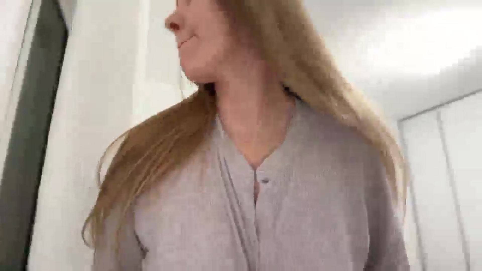Gallery image thumbnail from SkySunFlower's myfreecams stream on, 03/25/2025, 03:56 image 5 of 20