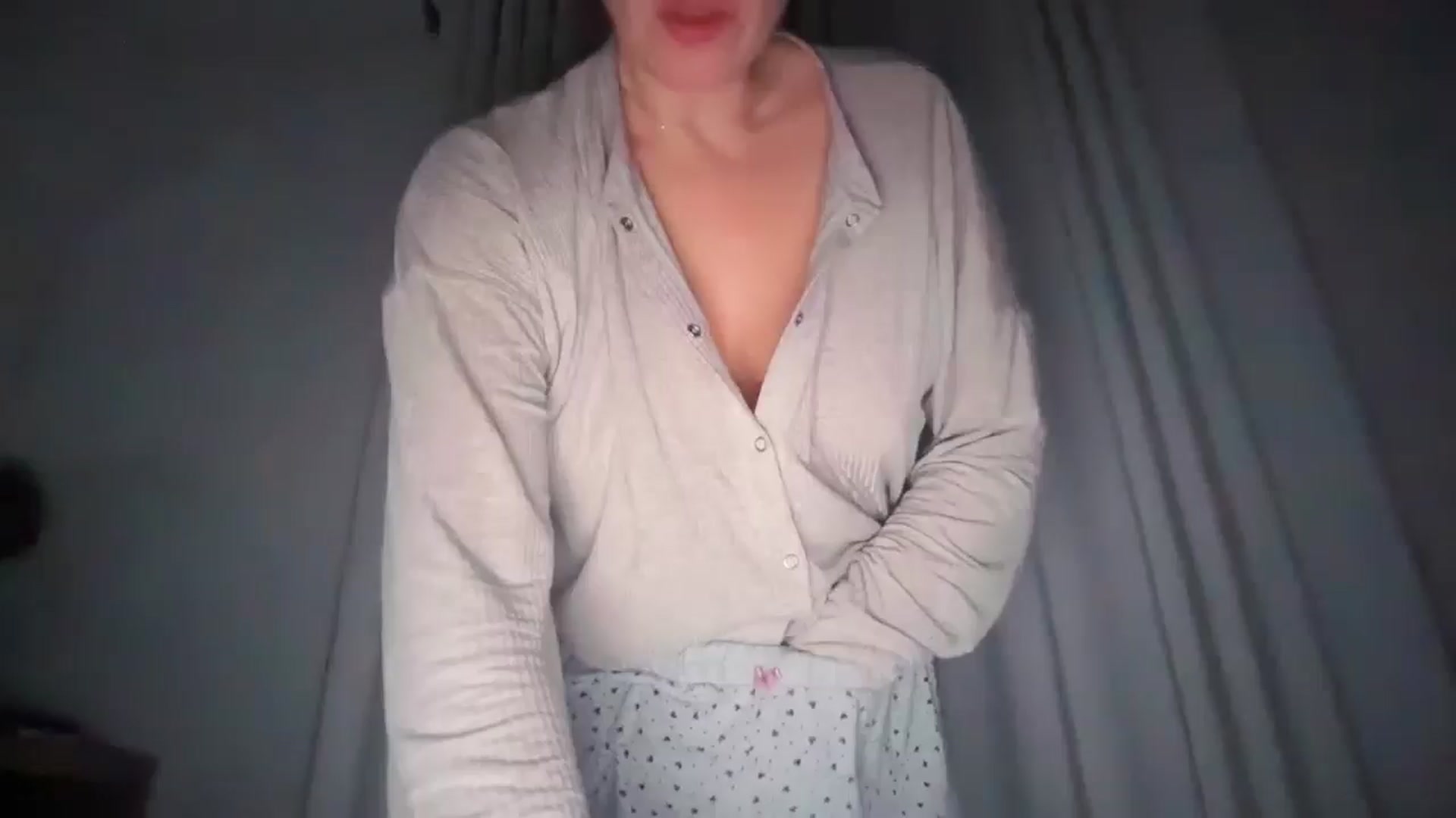 Gallery image thumbnail from SkySunFlower's myfreecams stream on, 05/27/2025, 03:41 image 16 of 20
