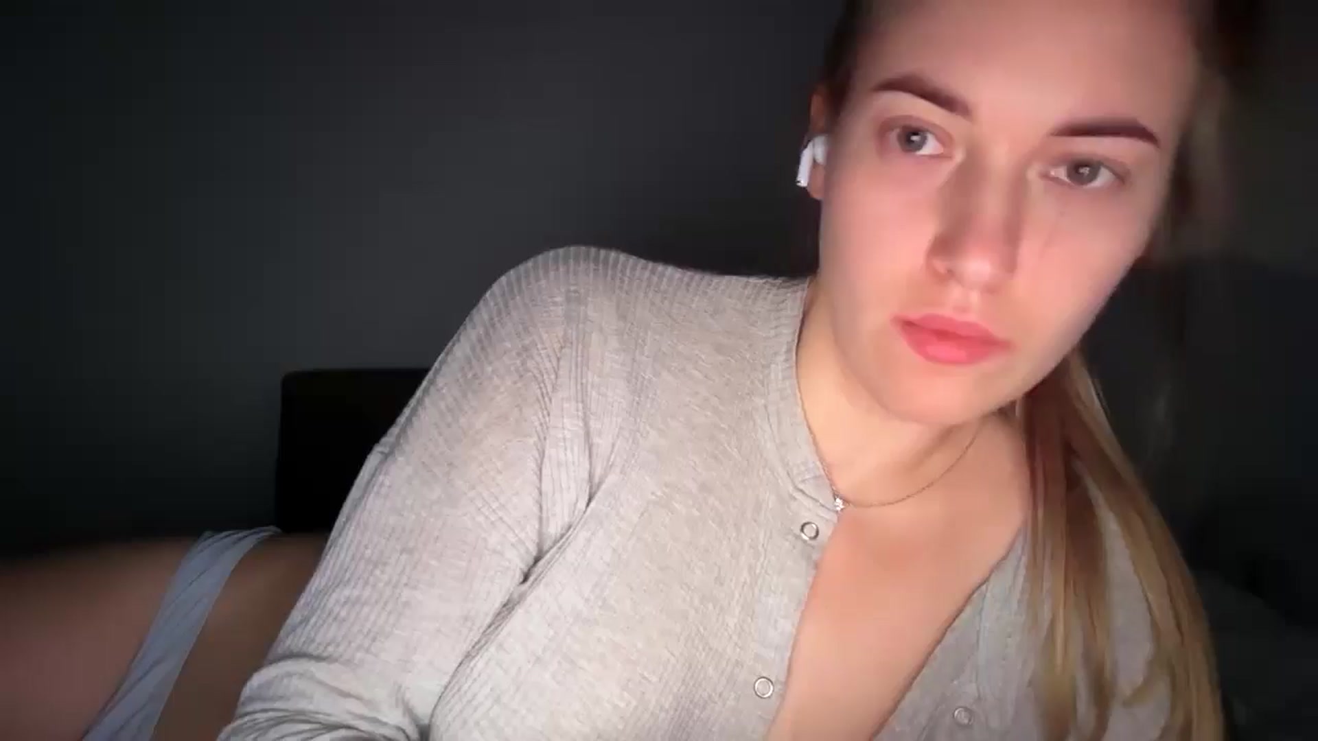Gallery image thumbnail from SkySunFlower's myfreecams stream on, 05/29/2025, 06:58 image 1 of 20