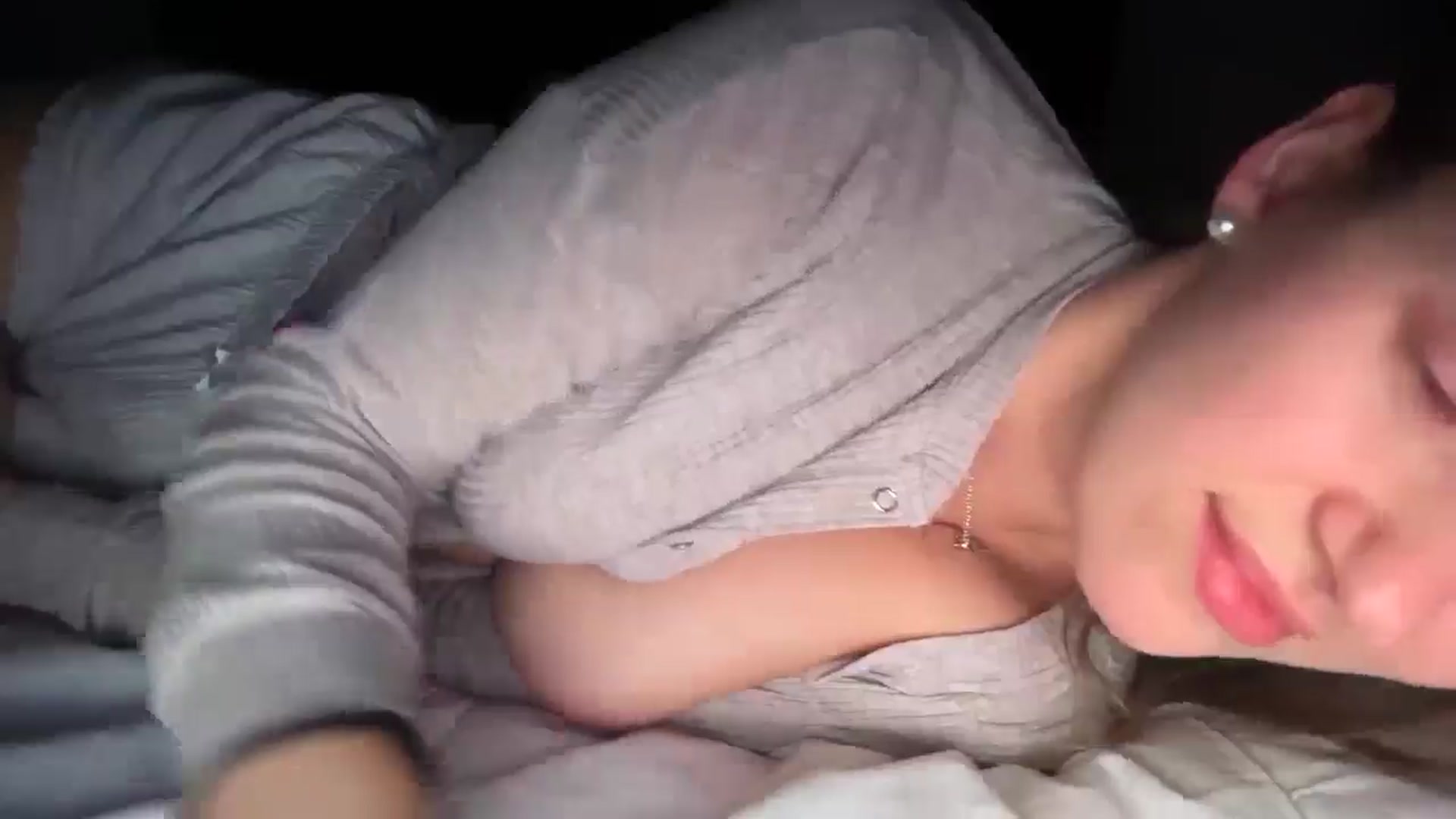 Gallery image thumbnail from SkySunFlower's myfreecams stream on, 05/31/2025, 09:04 image 19 of 20