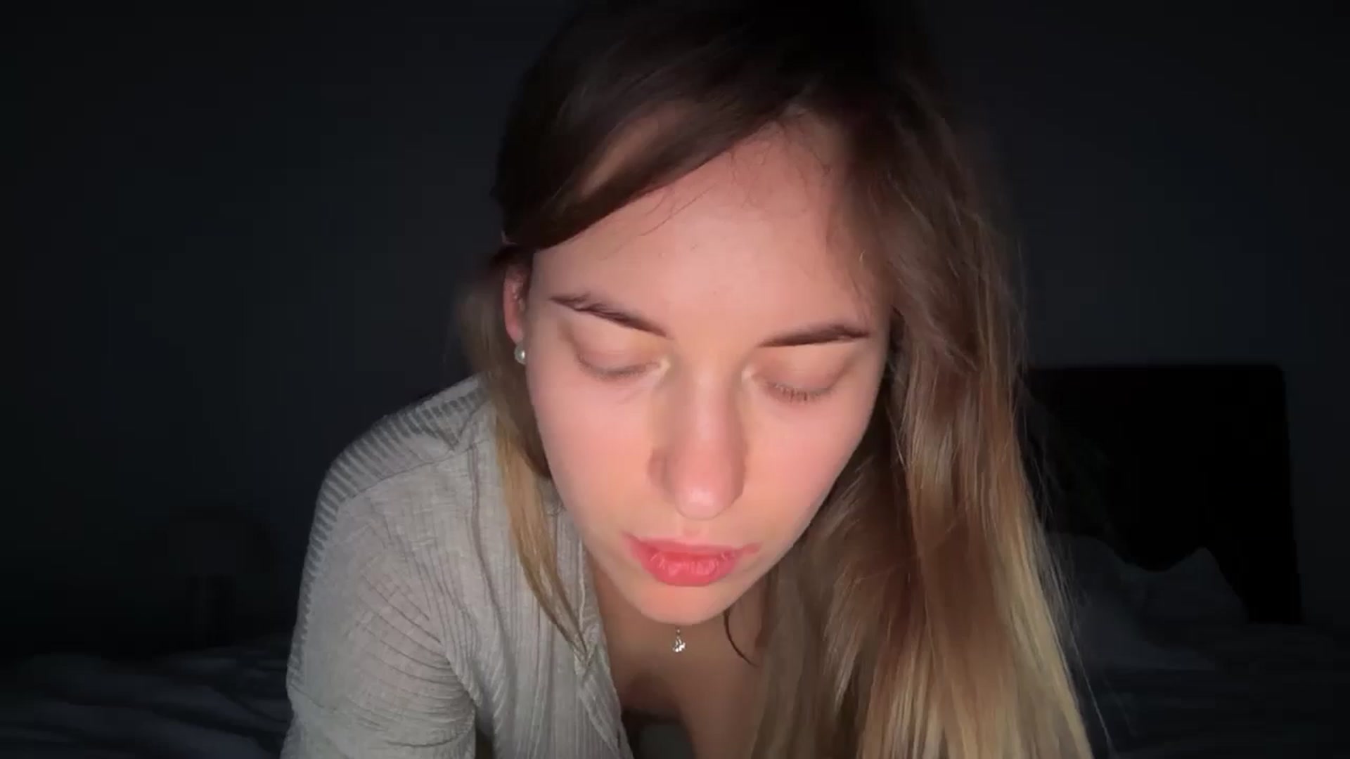 Gallery image thumbnail from SkySunFlower's myfreecams stream on, 05/31/2025, 09:19 image 14 of 20