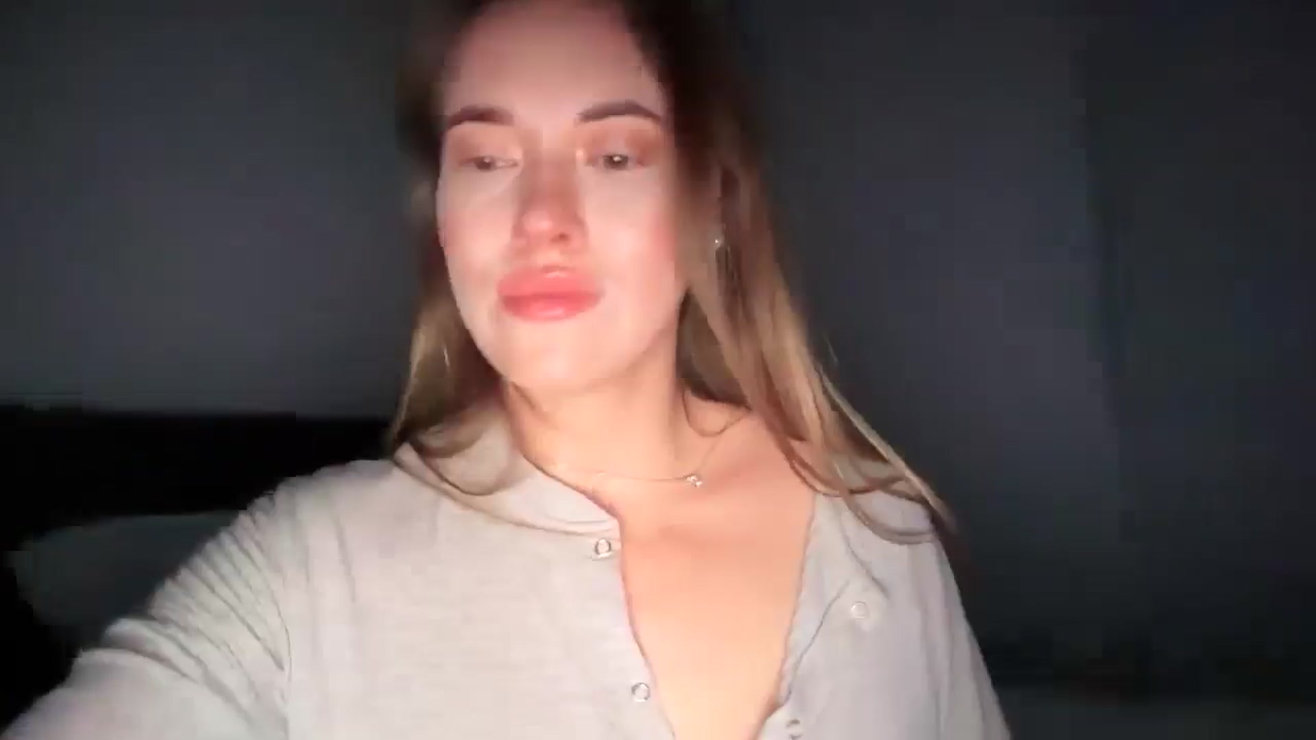 Gallery image thumbnail from SkySunFlower's myfreecams stream on, 05/31/2025, 09:53 image 7 of 20
