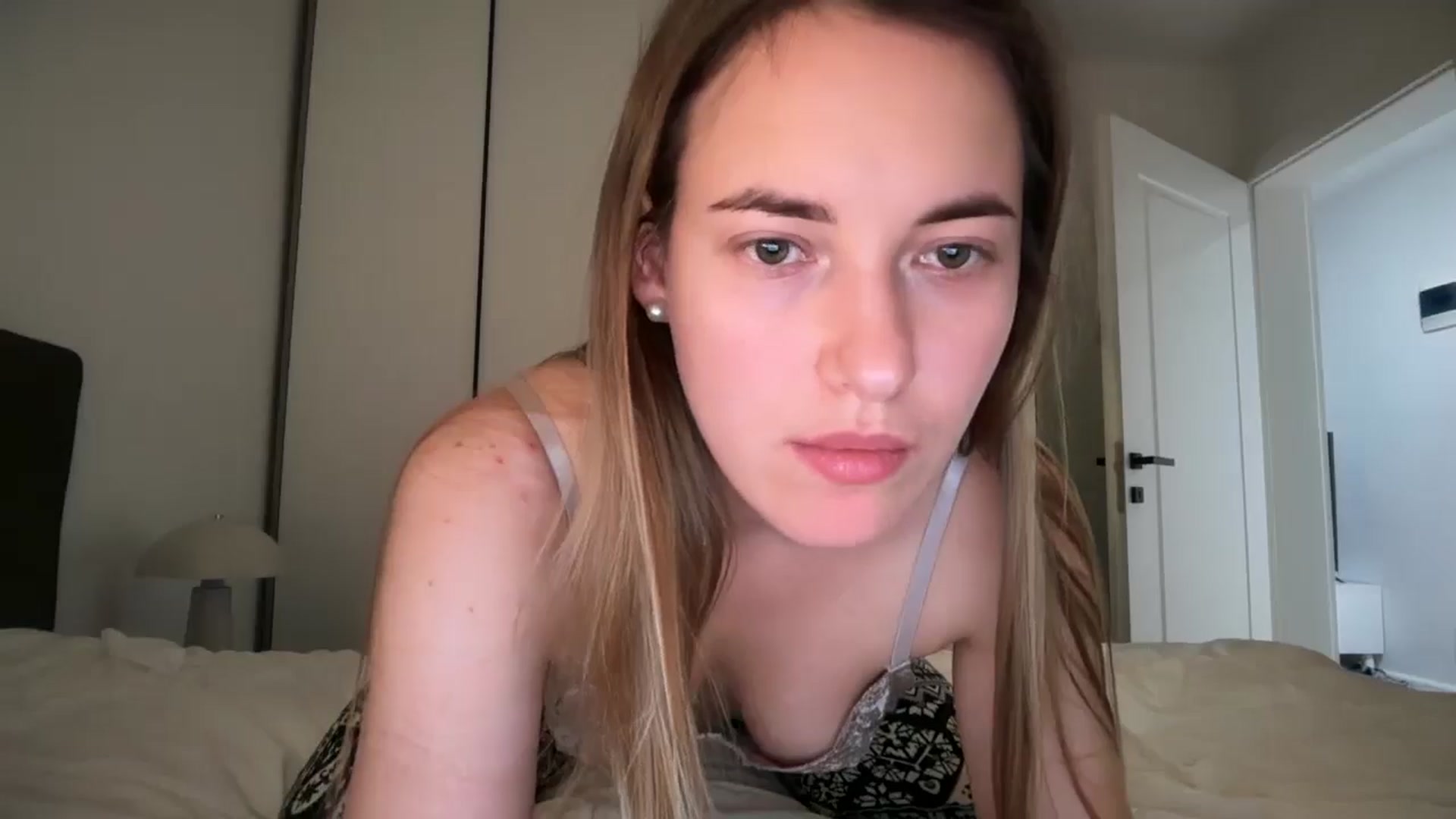 Gallery image thumbnail from SkySunFlower's myfreecams stream on, 06/03/2025, 03:02 image 20 of 20