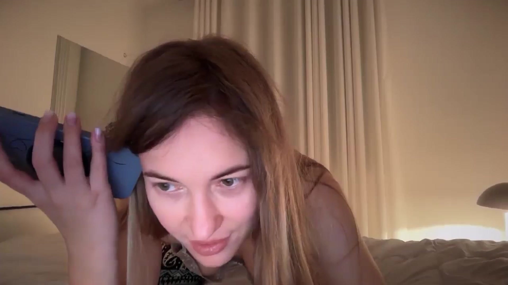Gallery image thumbnail from SkySunFlower's myfreecams stream on, 06/03/2025, 23:09 image 12 of 20