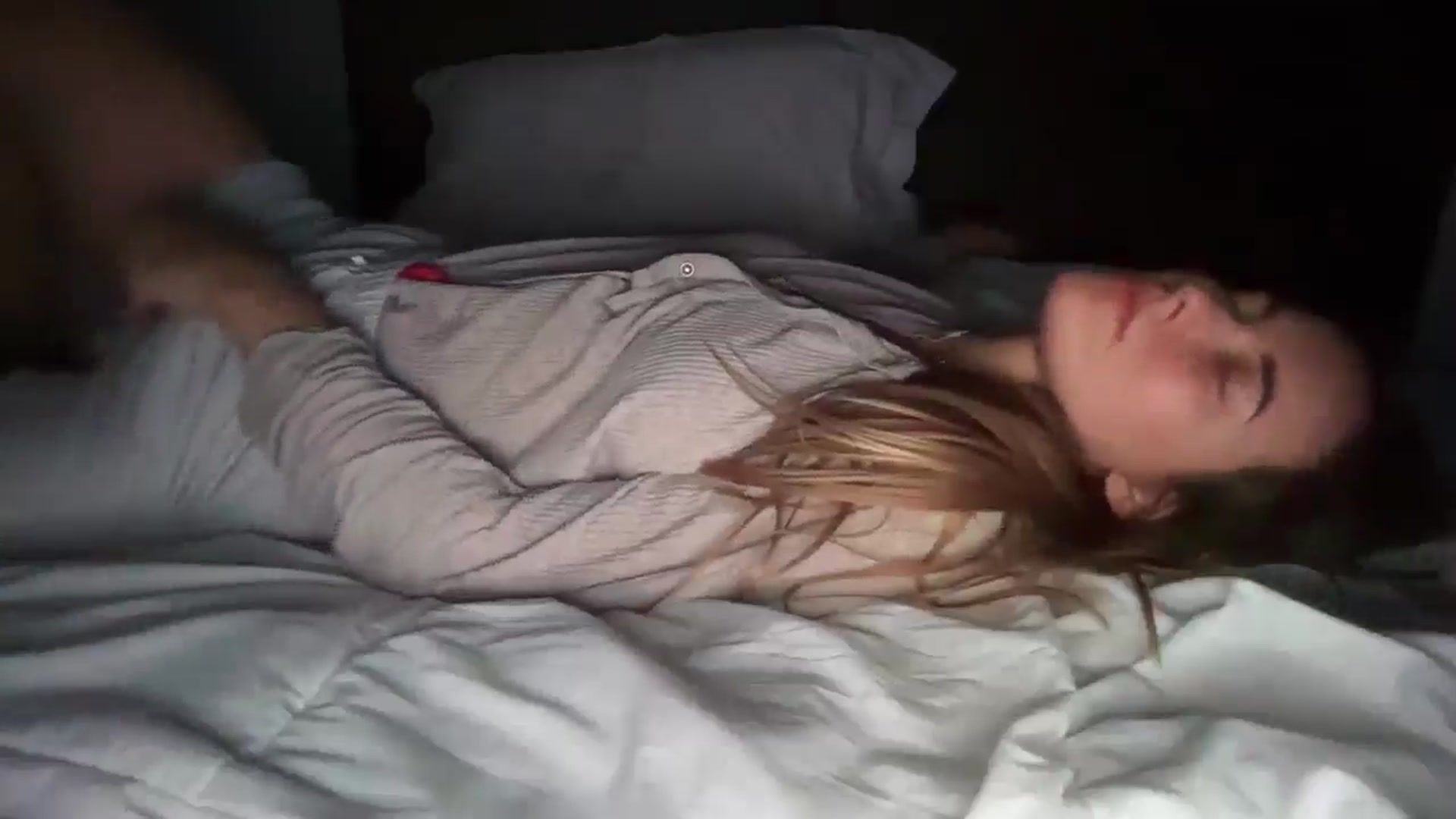 Gallery image thumbnail from SkySunFlower's myfreecams stream on, 06/04/2025, 06:03 image 14 of 20
