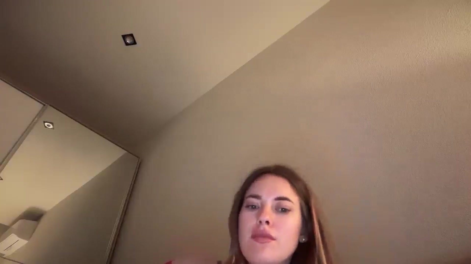 Gallery image thumbnail from SkySunFlower's myfreecams stream on, 06/09/2025, 24:35 image 17 of 20
