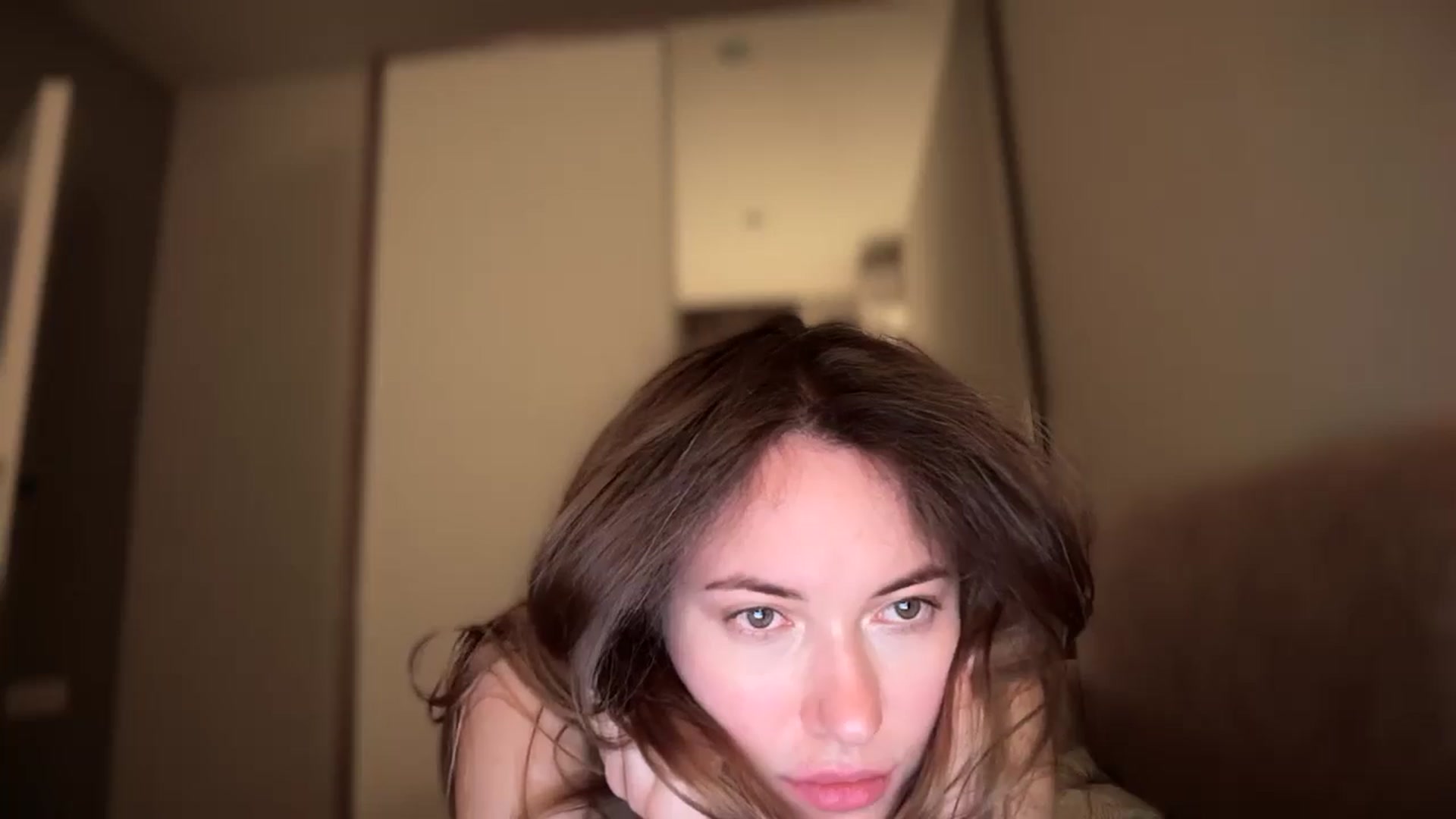 Gallery image thumbnail from SkySunFlower's myfreecams stream on, 06/10/2025, 24:29 image 6 of 20