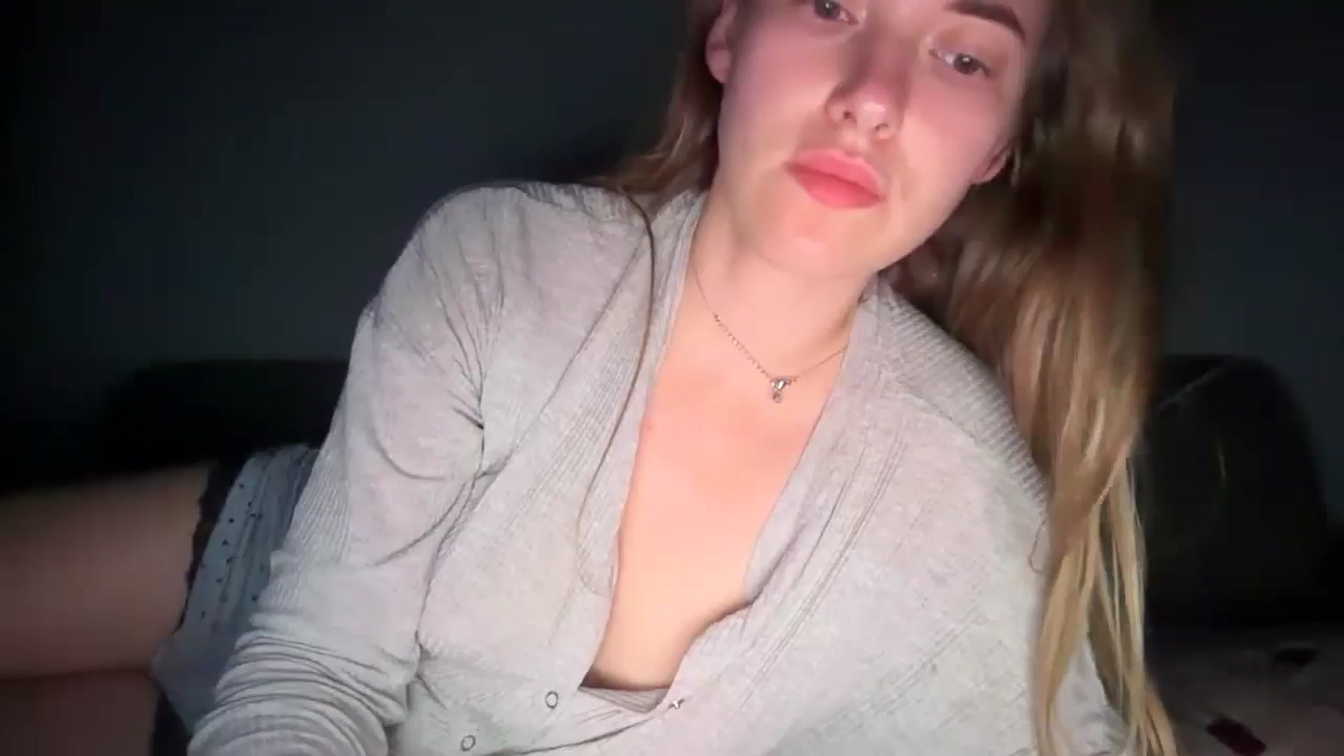 Gallery image thumbnail from SkySunFlower's myfreecams stream on, 06/11/2025, 02:11 image 7 of 20