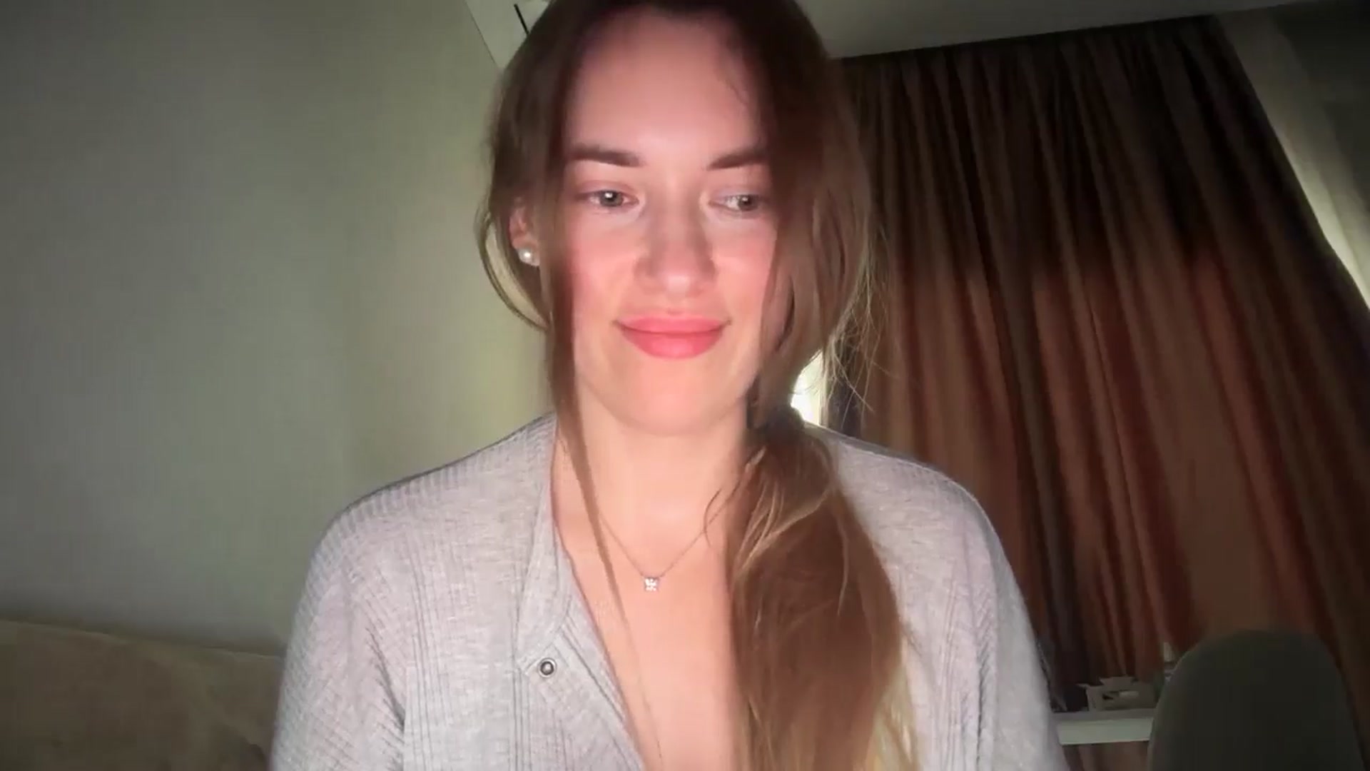 Gallery image thumbnail from SkySunFlower's myfreecams stream on, 06/15/2025, 12:33 image 18 of 20