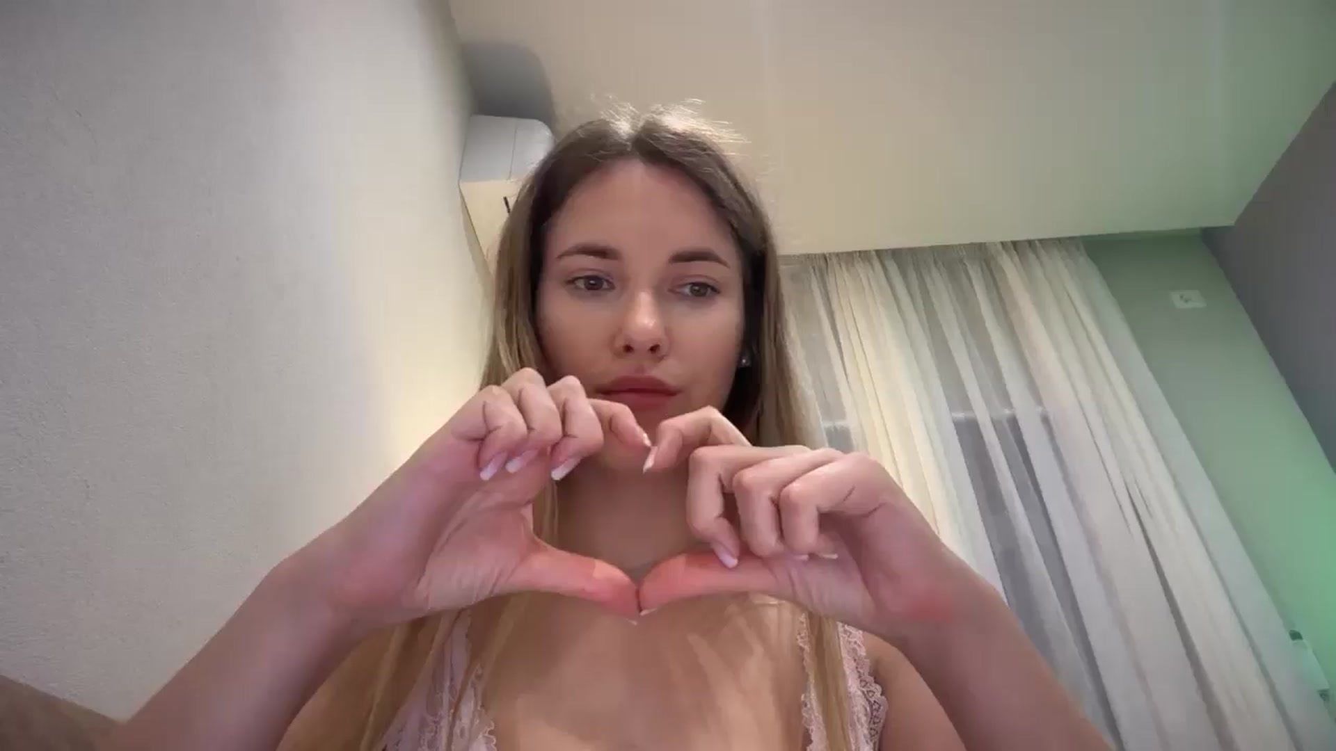 Gallery image thumbnail from SkySunFlower's myfreecams stream on, 06/17/2025, 01:45 image 1 of 20