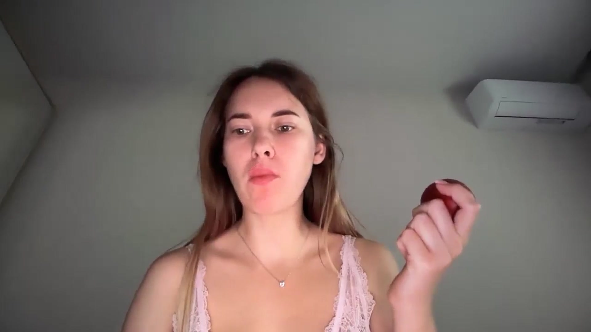 Gallery image thumbnail from SkySunFlower's myfreecams stream on, 06/18/2025, 15:05 image 2 of 20
