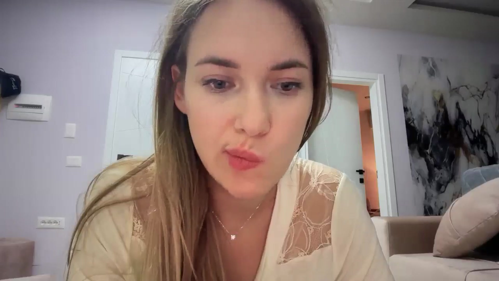 Gallery image thumbnail from SkySunFlower's myfreecams stream on, 06/19/2025, 03:16 image 4 of 20