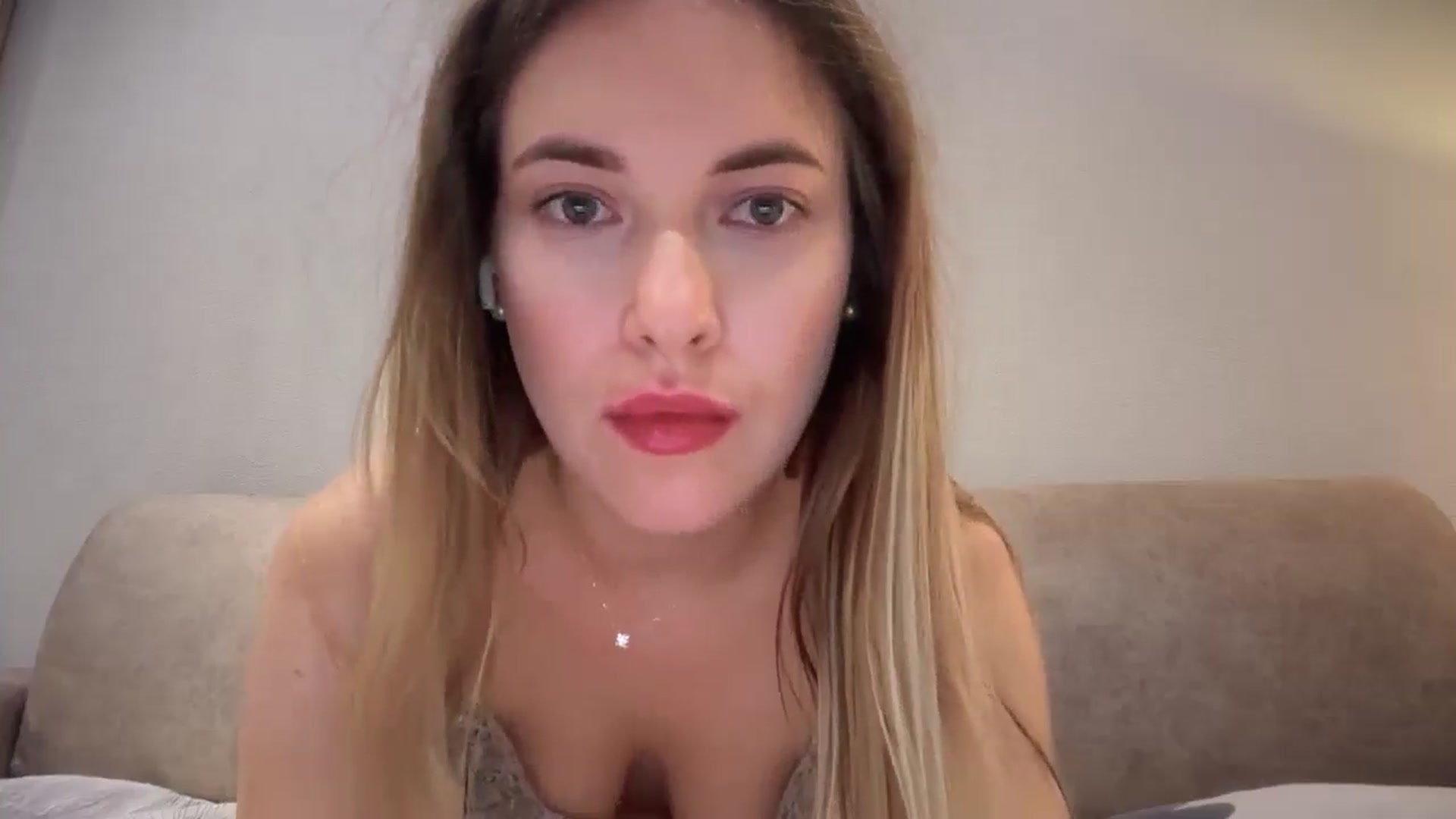 Gallery image thumbnail from SkySunFlower's myfreecams stream on, 06/20/2025, 24:48 image 5 of 20