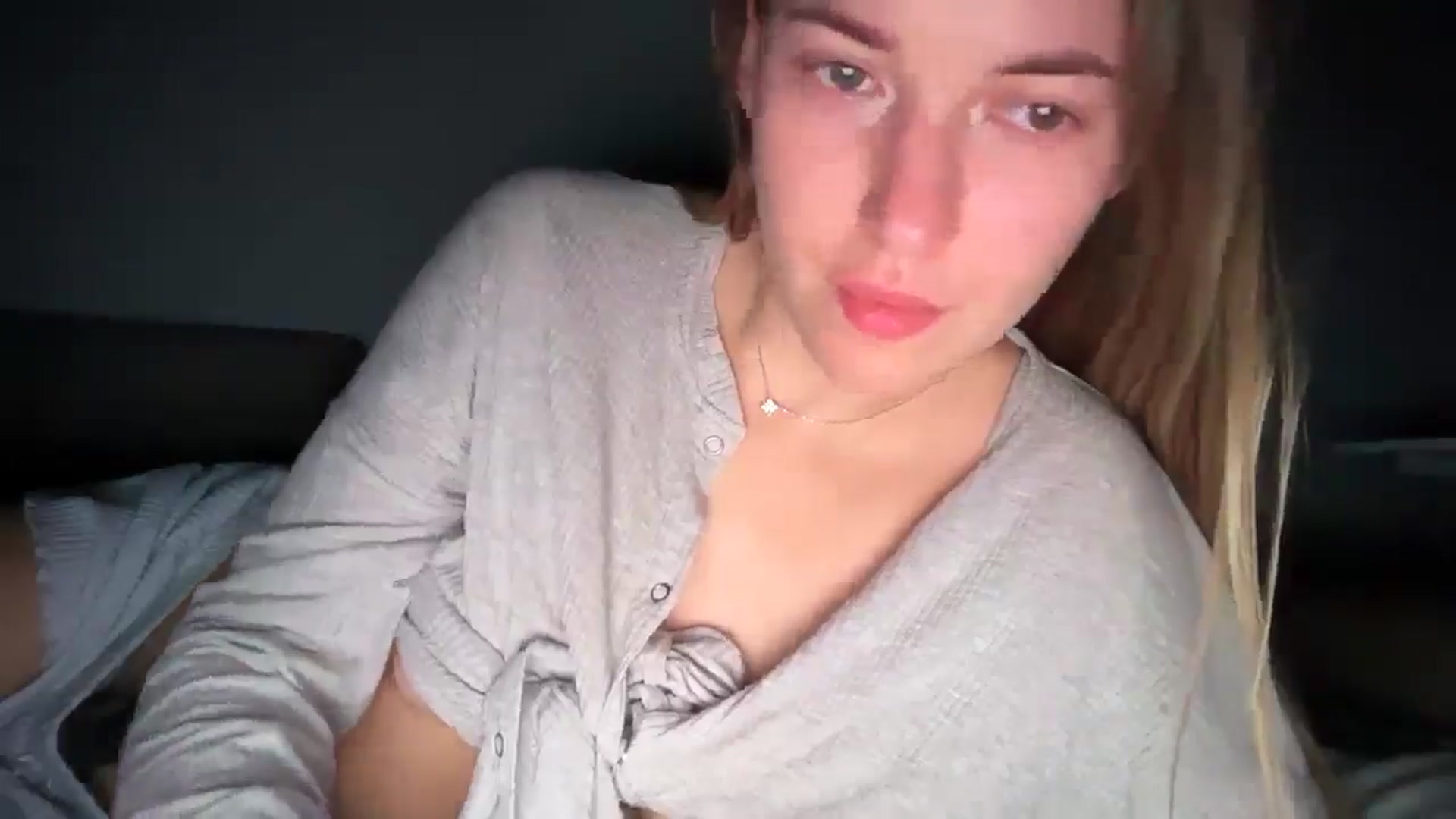 Gallery image thumbnail from SkySunFlower's myfreecams stream on, 06/23/2025, 03:07 image 10 of 20