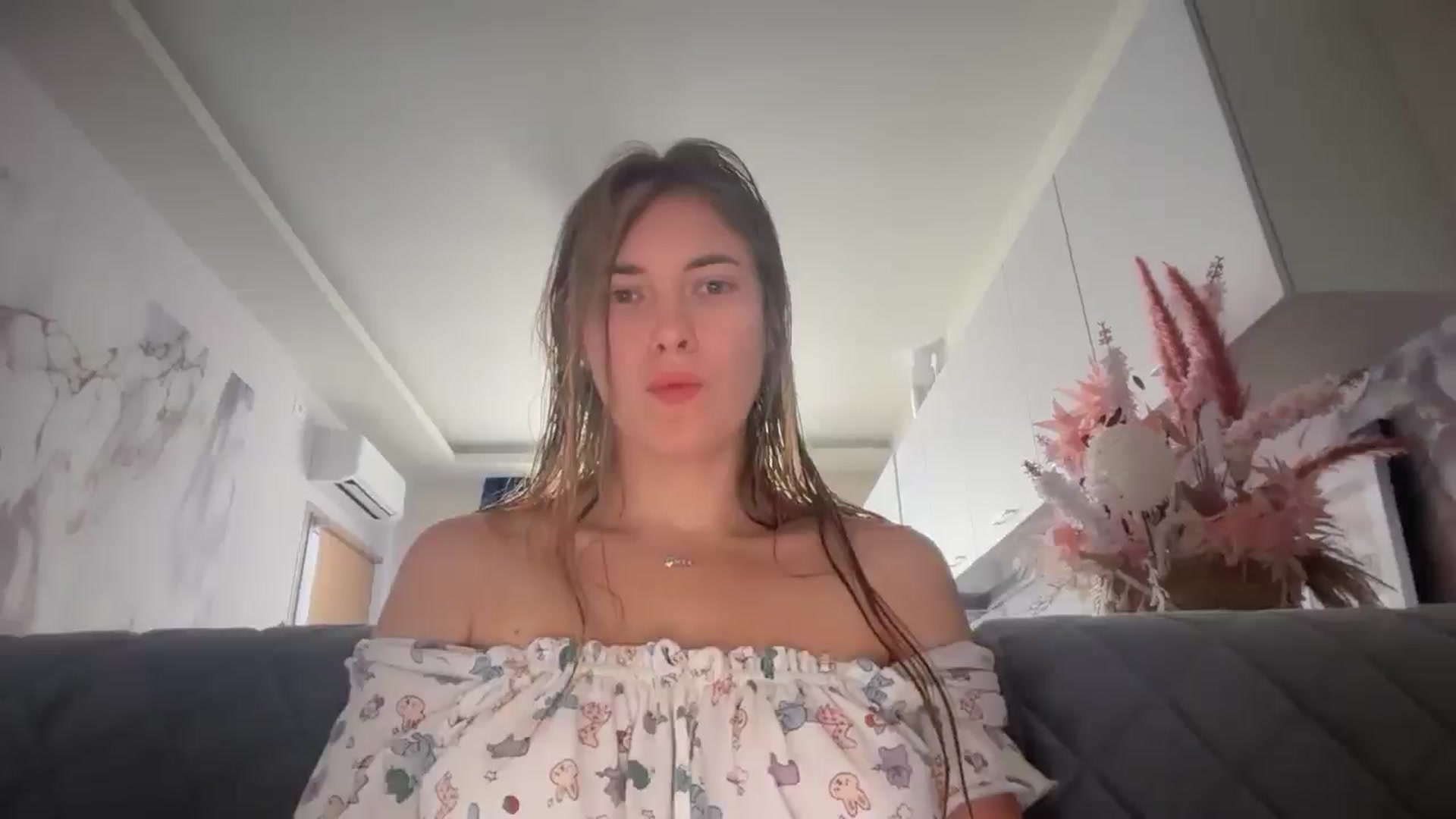 Gallery image thumbnail from SkySunFlower's myfreecams stream on, 06/24/2025, 13:03 image 12 of 20