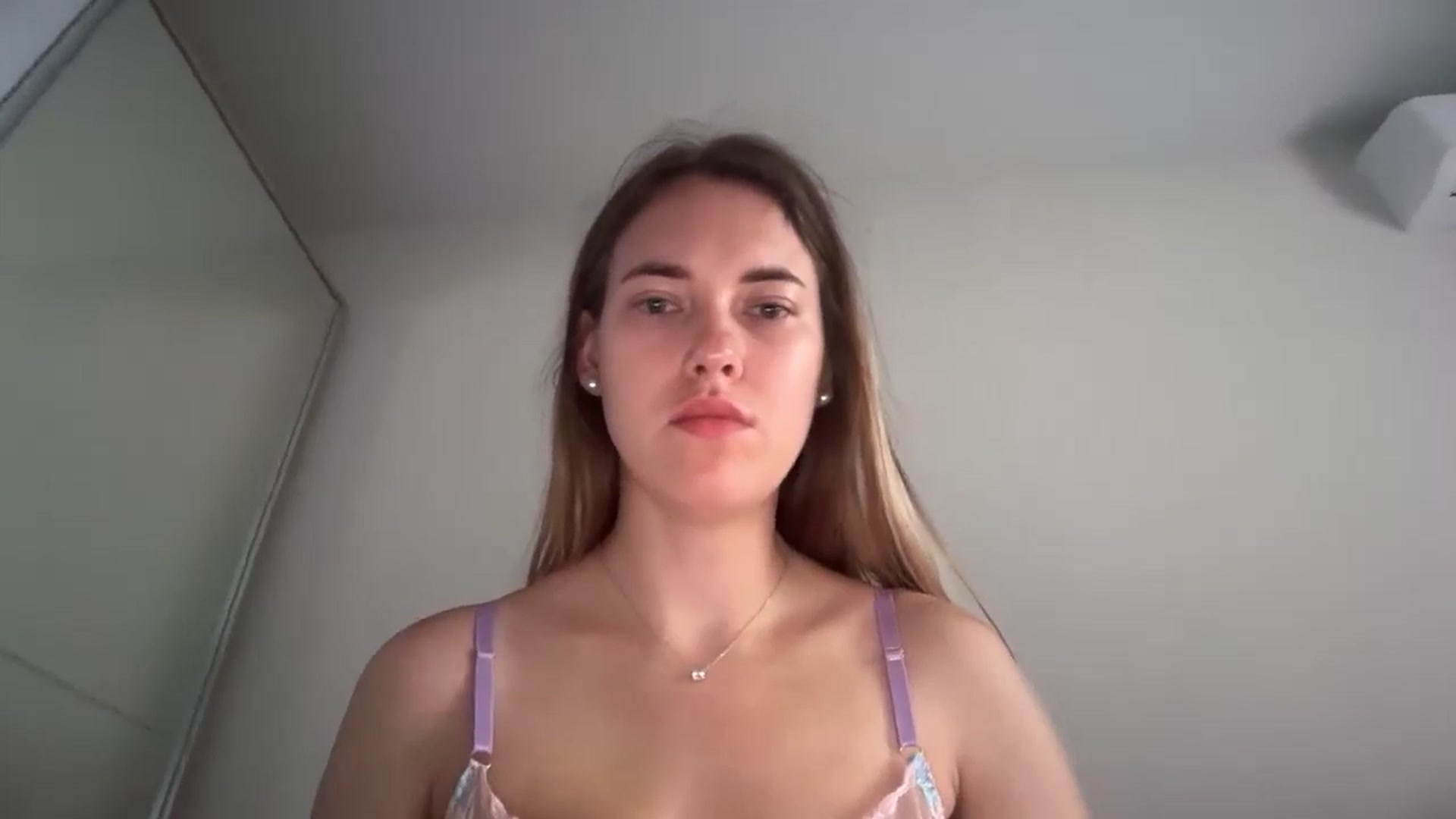 Gallery image thumbnail from SkySunFlower's myfreecams stream on, 06/25/2025, 11:56 image 4 of 20