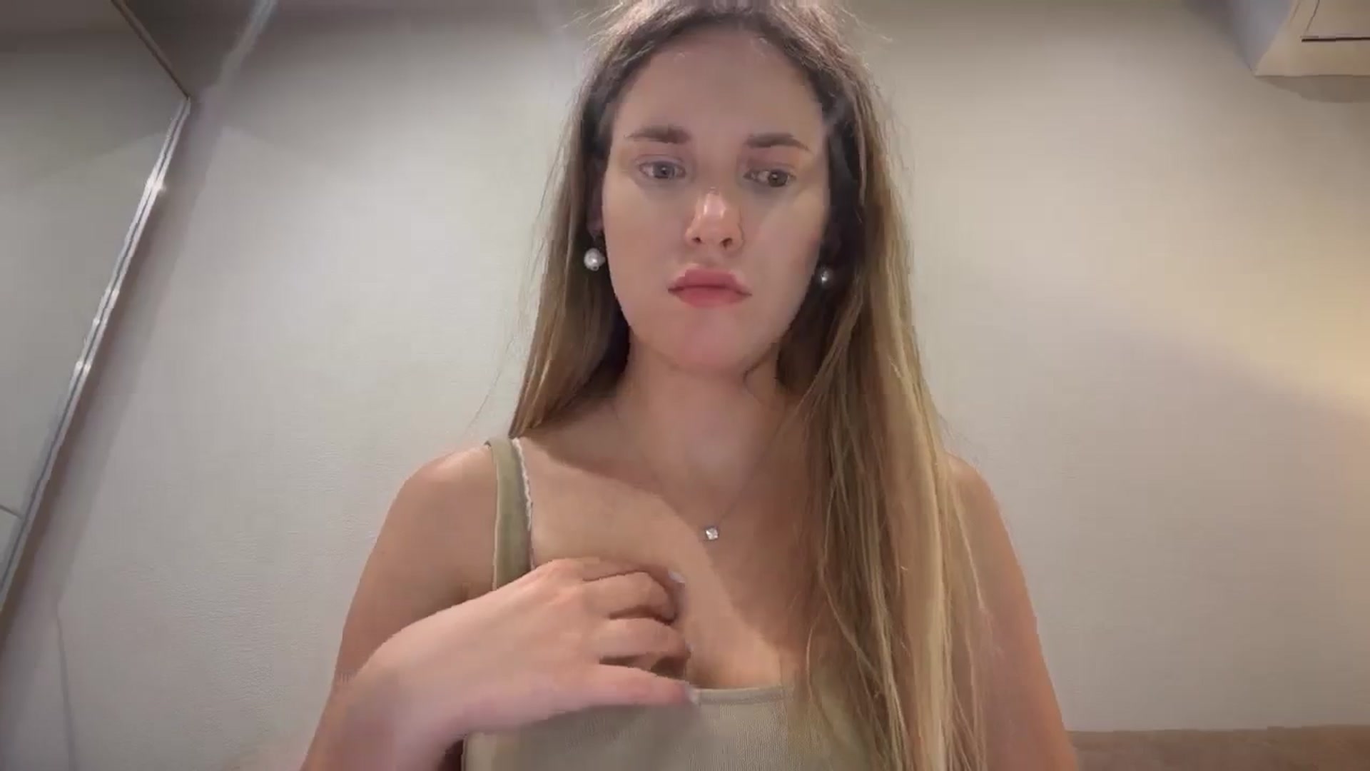 Gallery image thumbnail from SkySunFlower's myfreecams stream on, 06/29/2025, 21:58 image 9 of 20