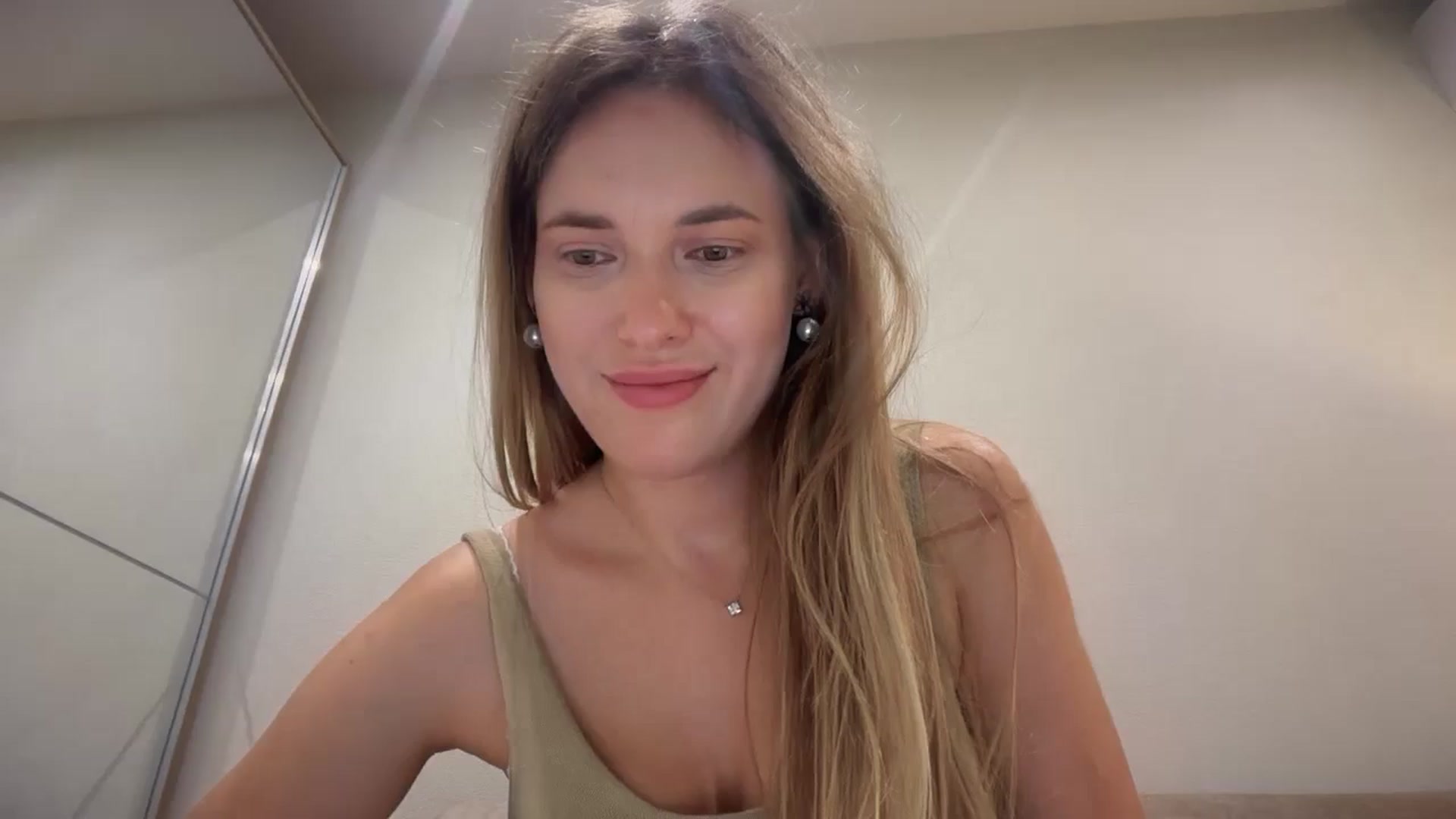 Gallery image thumbnail from SkySunFlower's myfreecams stream on, 06/29/2025, 23:14 image 1 of 20