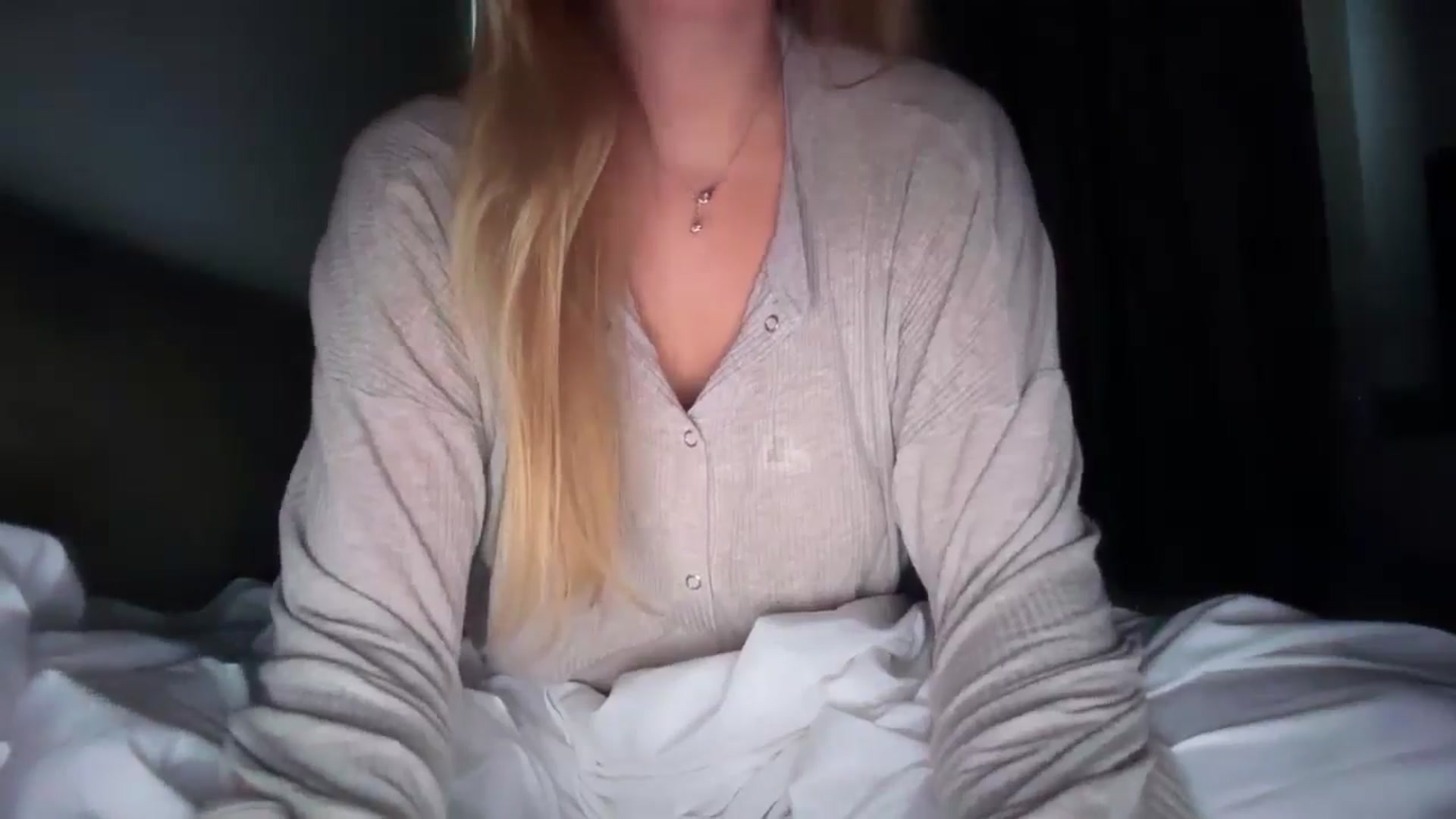 Gallery image thumbnail from SkySunFlower's myfreecams stream on, 07/09/2025, 05:48 image 7 of 20