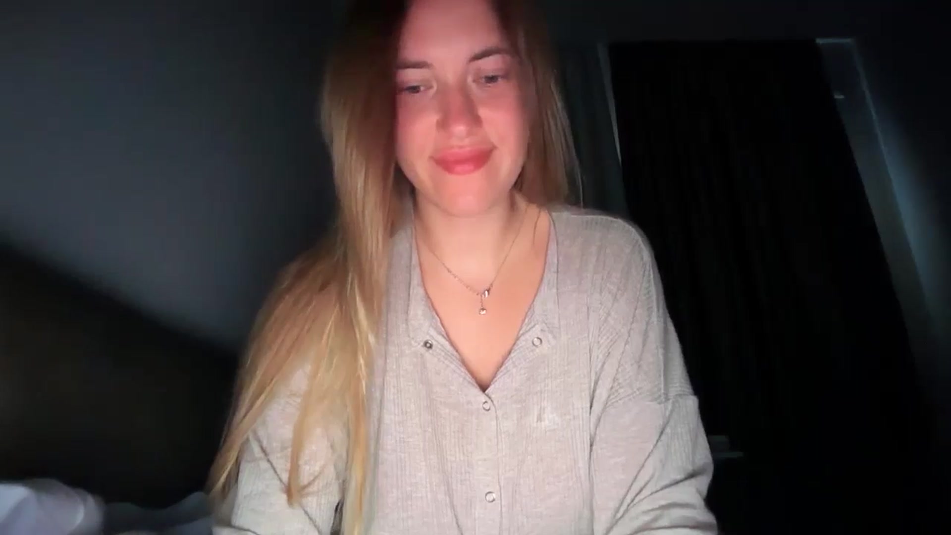 Gallery image thumbnail from SkySunFlower's myfreecams stream on, 07/09/2025, 05:48 image 5 of 20