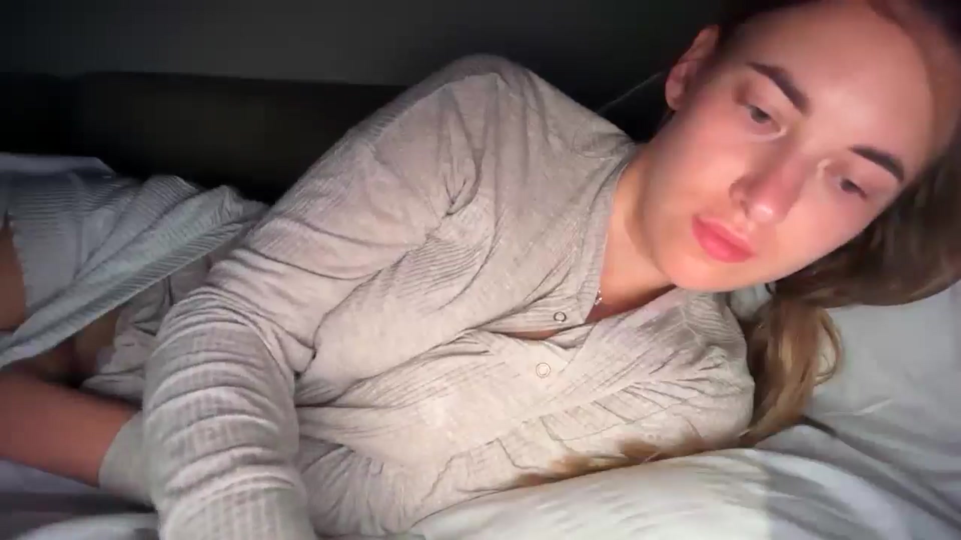 Gallery image thumbnail from SkySunFlower's myfreecams stream on, 07/10/2025, 02:25 image 3 of 20