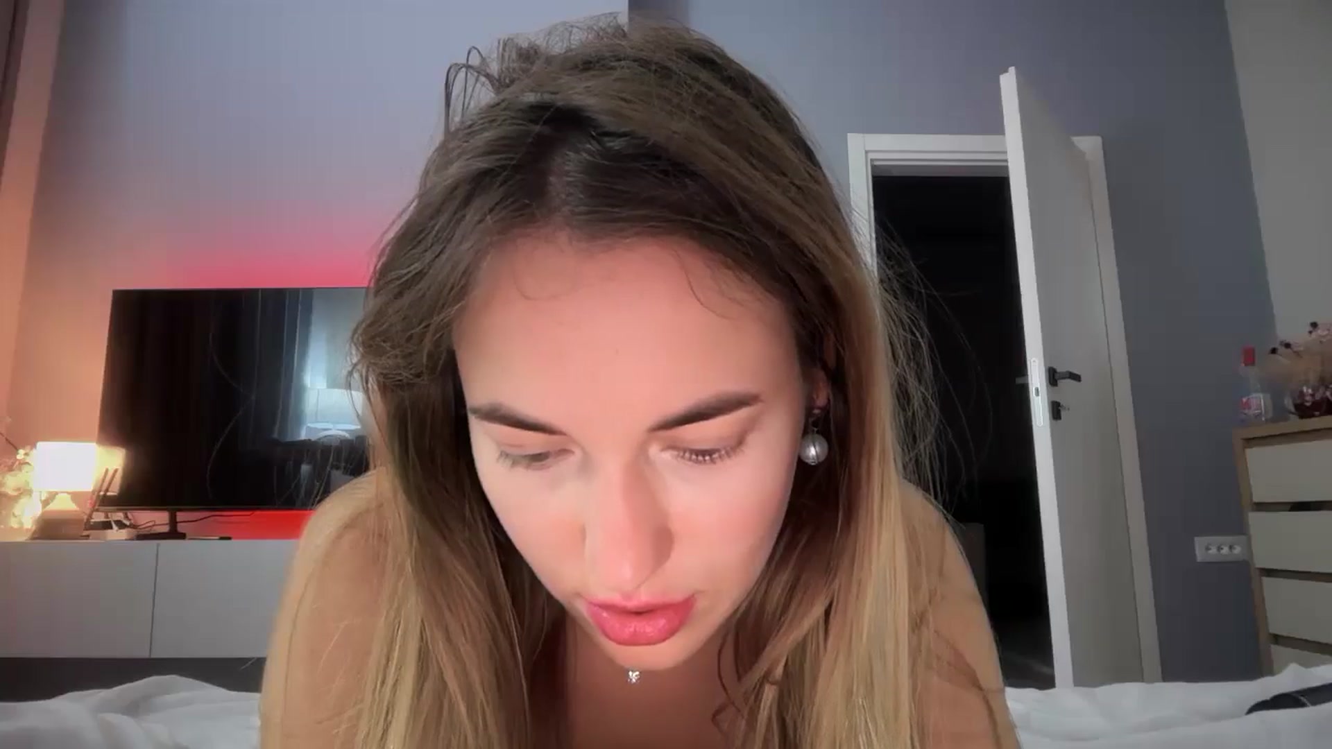 Gallery image thumbnail from SkySunFlower's myfreecams stream on, 07/11/2025, 01:15 image 10 of 20