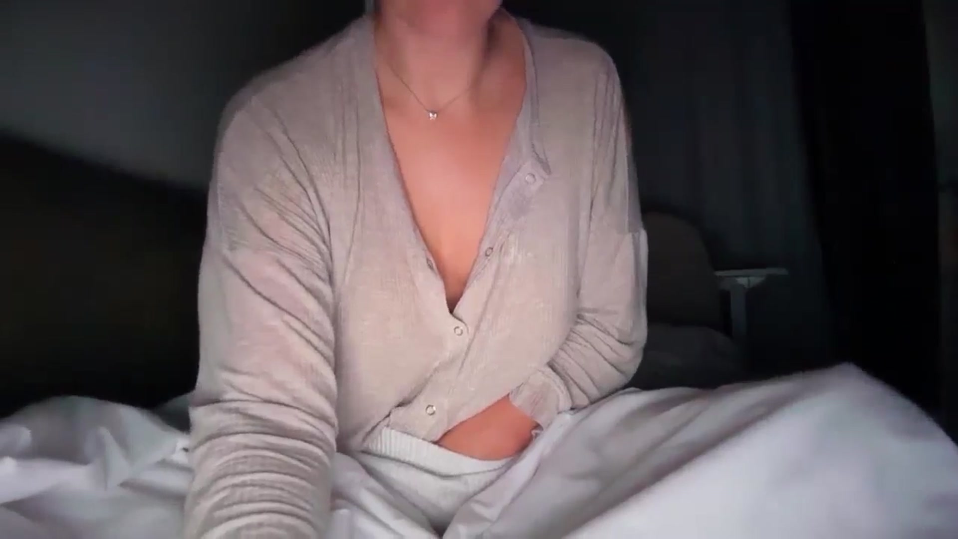 Gallery image thumbnail from SkySunFlower's myfreecams stream on, 07/11/2025, 05:04 image 8 of 20