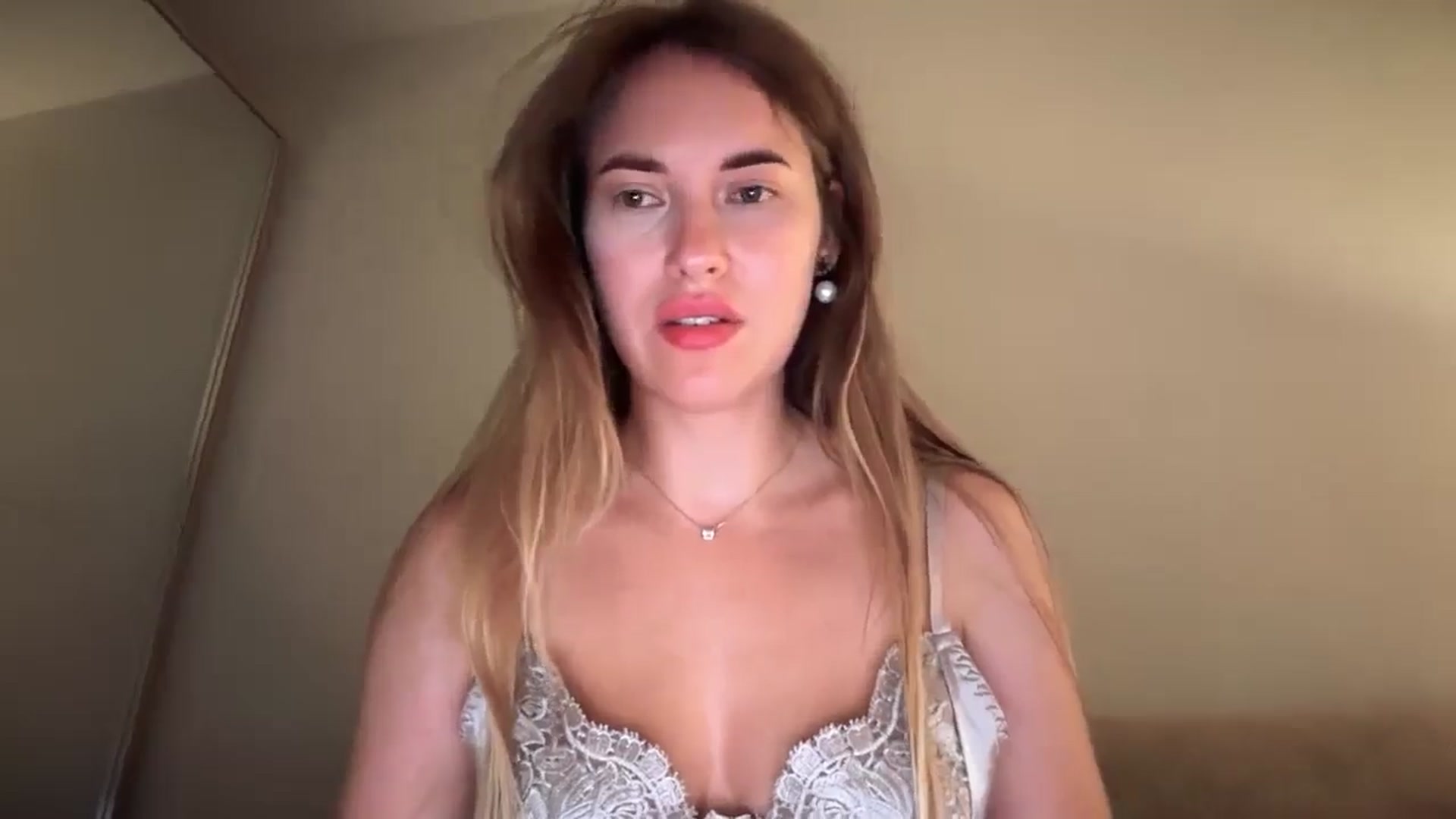 Gallery image thumbnail from SkySunFlower's myfreecams stream on, 07/12/2025, 01:16 image 16 of 20