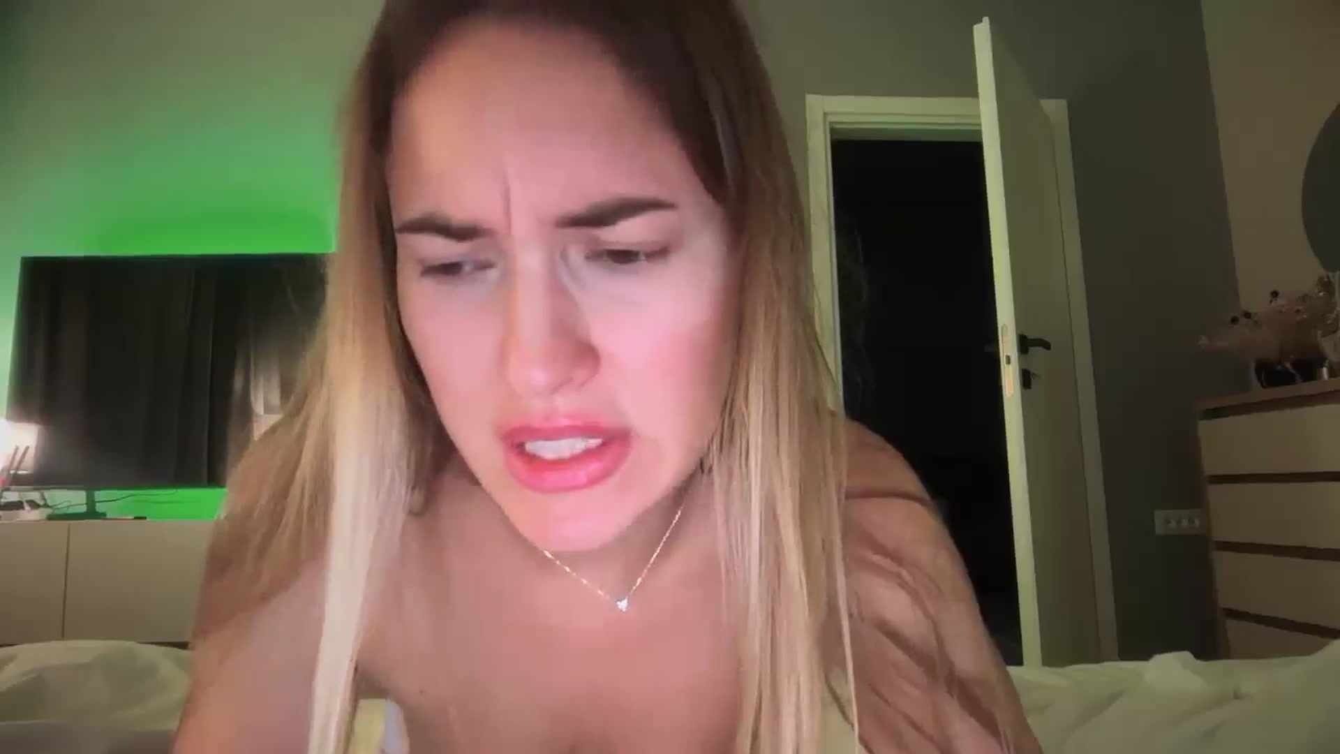 Gallery image thumbnail from SkySunFlower's myfreecams stream on, 07/15/2025, 02:14 image 3 of 20