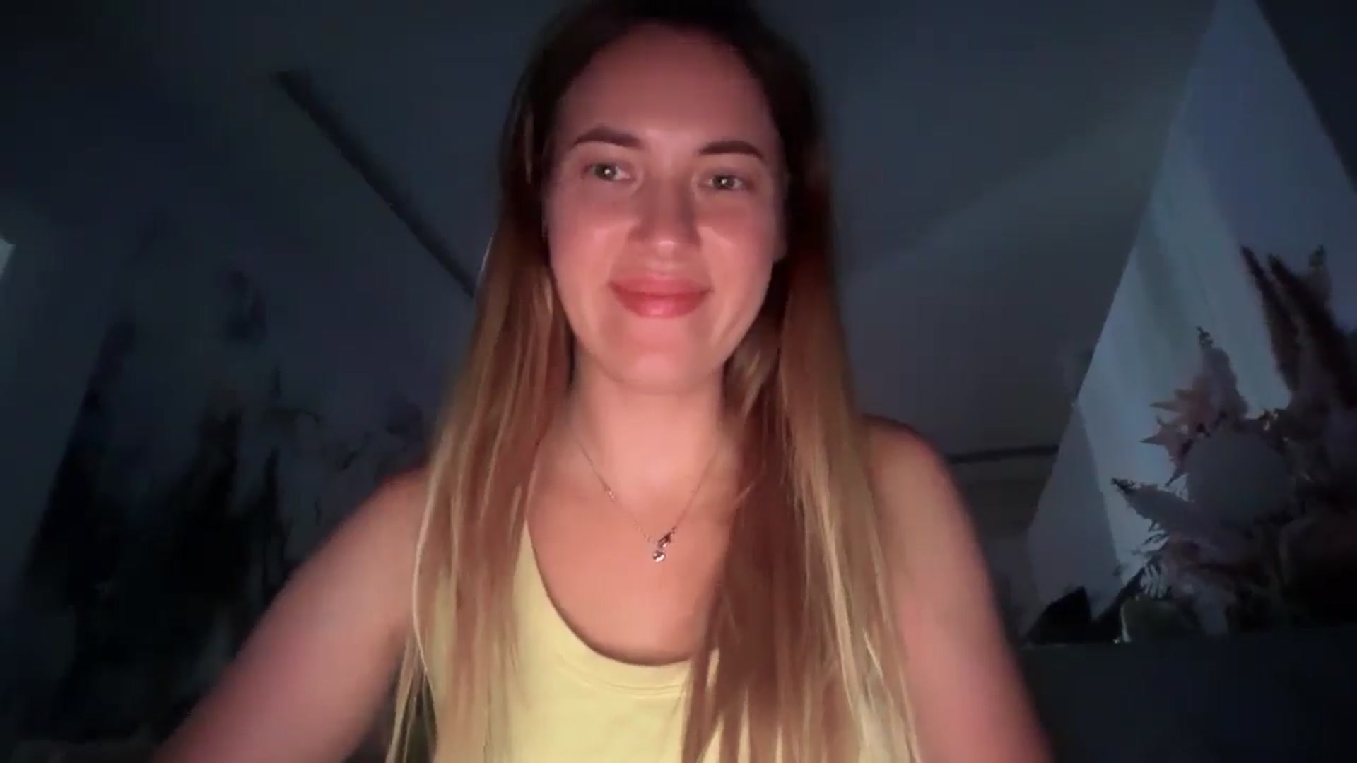 Gallery image thumbnail from SkySunFlower's myfreecams stream on, 07/16/2025, 10:00 image 6 of 20