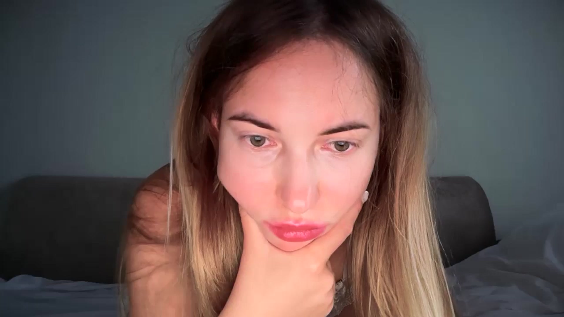 Gallery image thumbnail from SkySunFlower's myfreecams stream on, 07/17/2025, 07:53 image 6 of 20