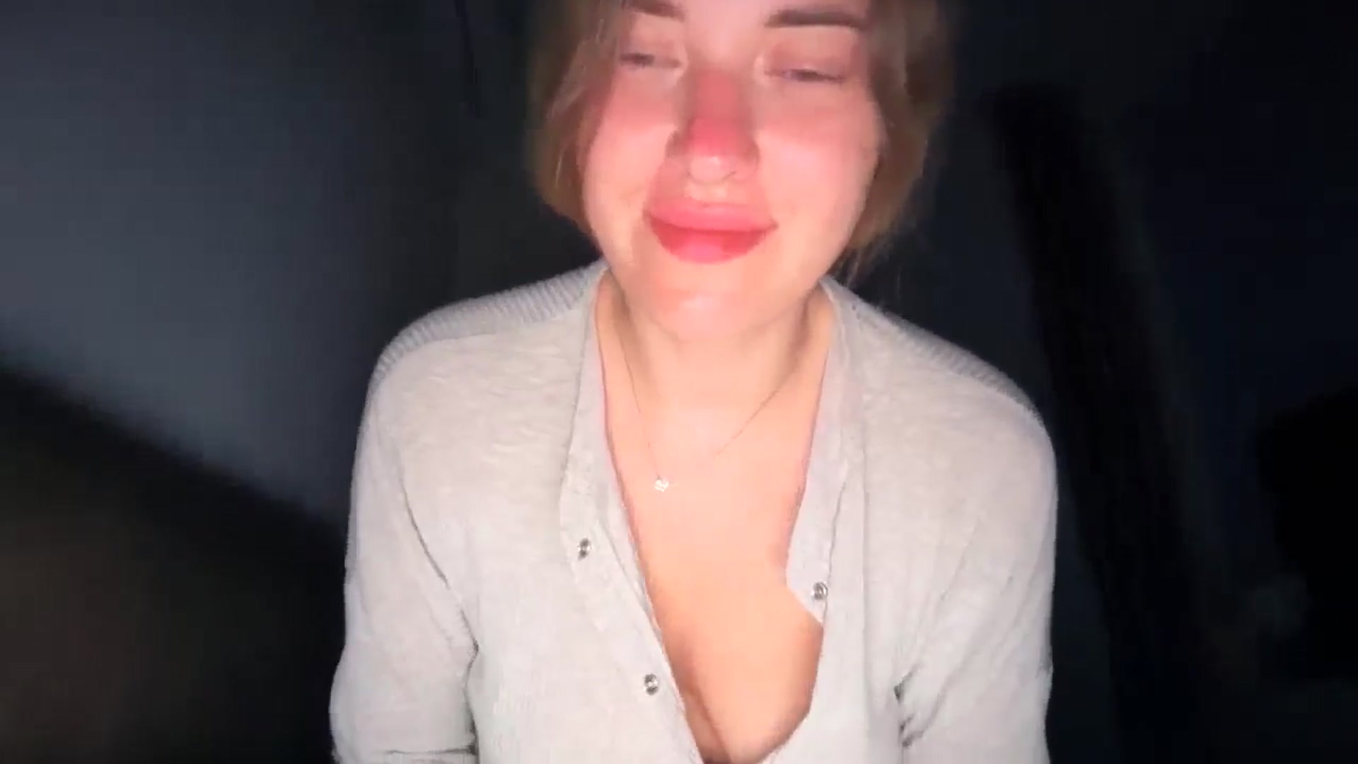Gallery image thumbnail from SkySunFlower's myfreecams stream on, 07/18/2025, 23:22 image 17 of 20