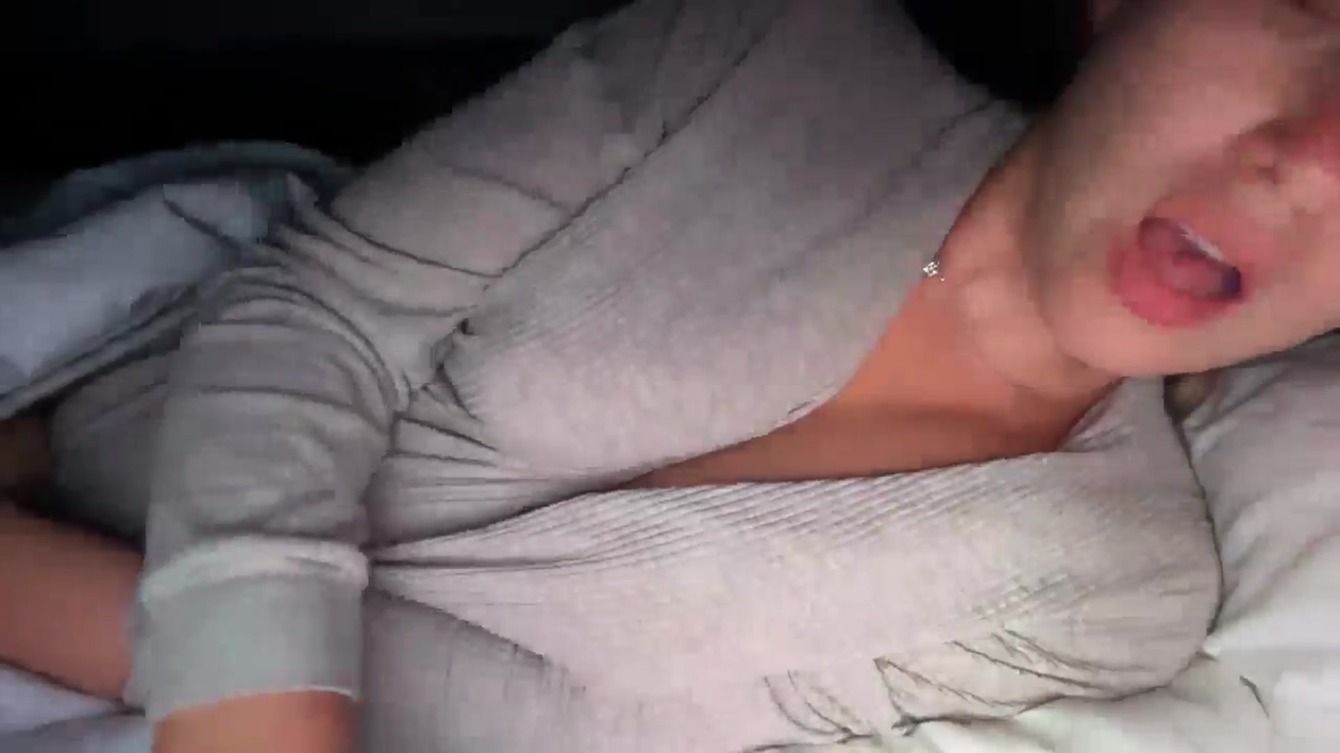 Gallery image thumbnail from SkySunFlower's myfreecams stream on, 07/19/2025, 04:06 image 18 of 20