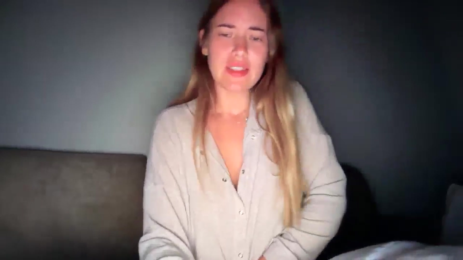 Gallery image thumbnail from SkySunFlower's myfreecams stream on, 07/19/2025, 04:06 image 7 of 20