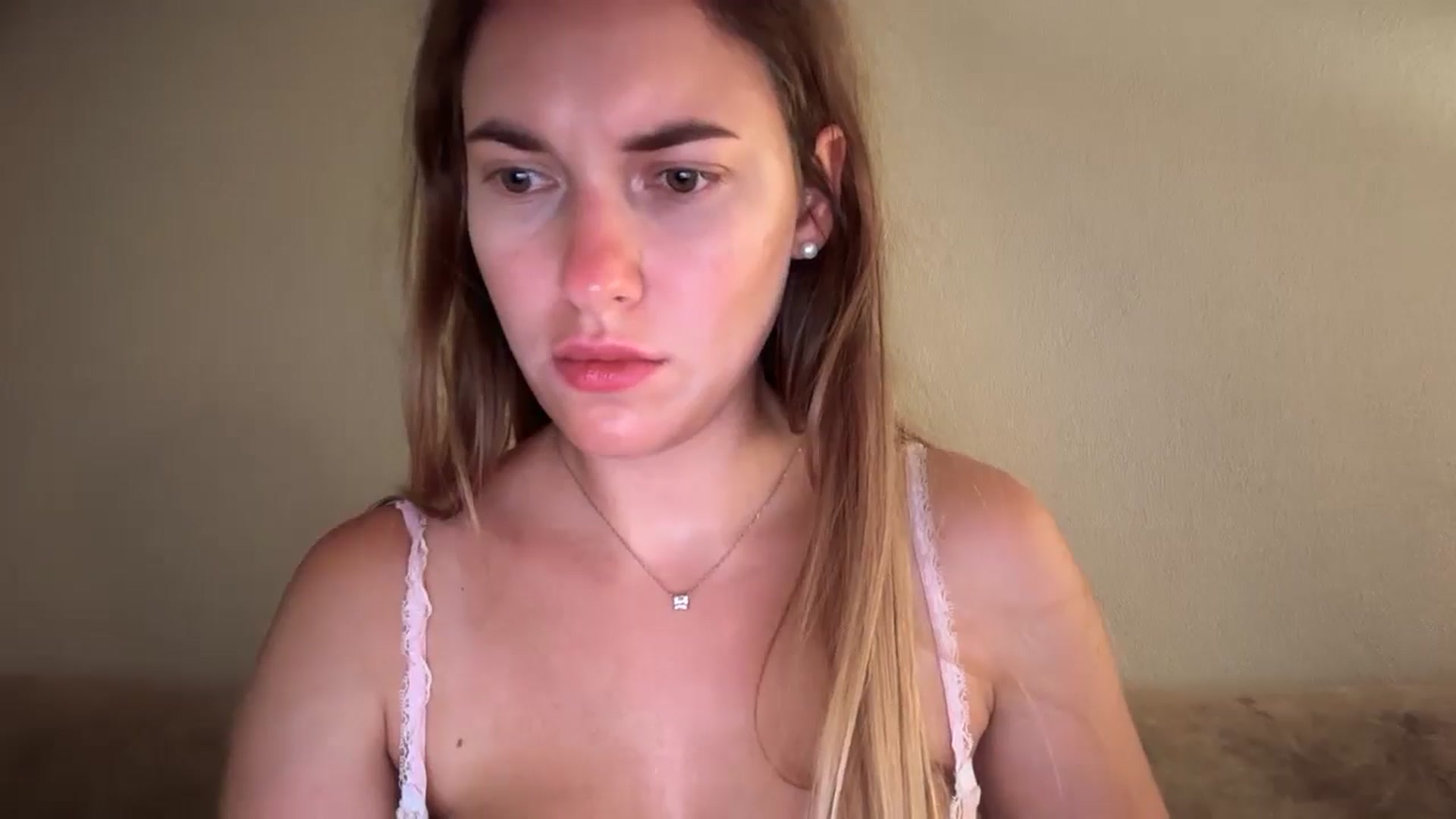 Gallery image thumbnail from SkySunFlower's myfreecams stream on, 07/19/2025, 23:31 image 9 of 20