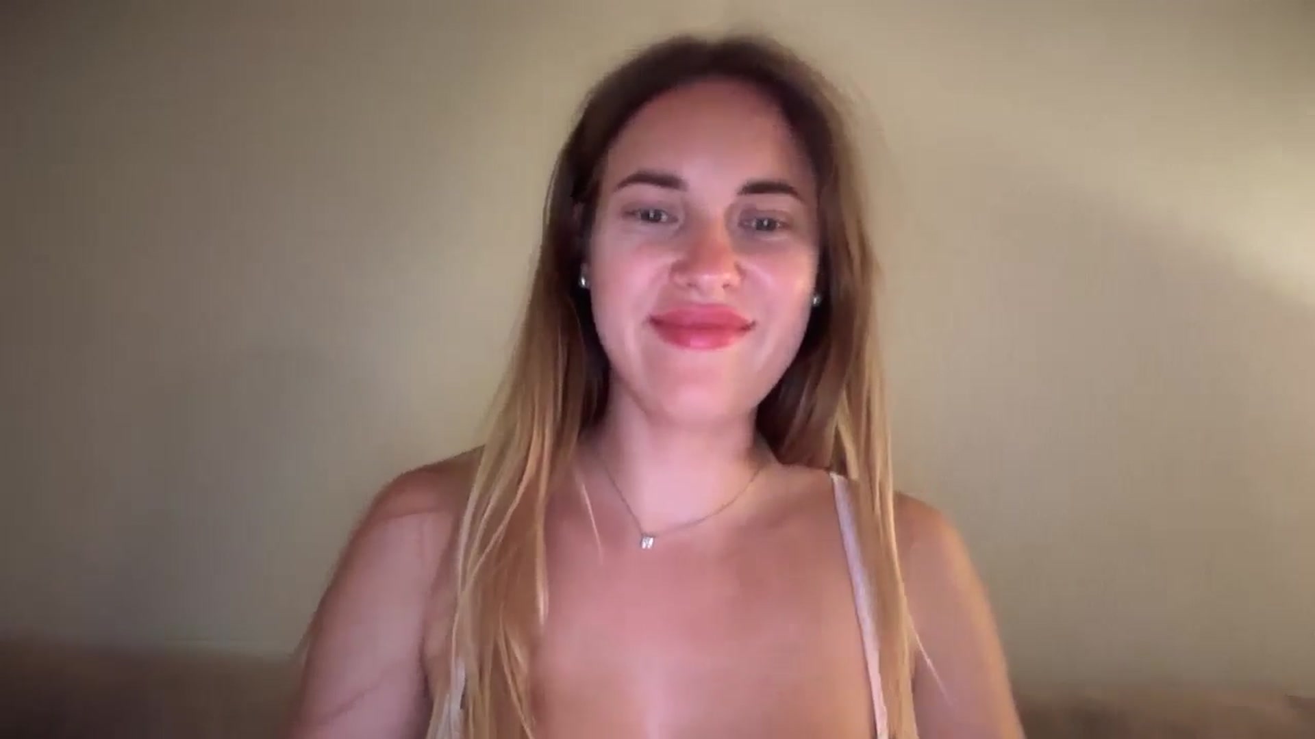 Gallery image thumbnail from SkySunFlower's myfreecams stream on, 07/20/2025, 02:12 image 12 of 20