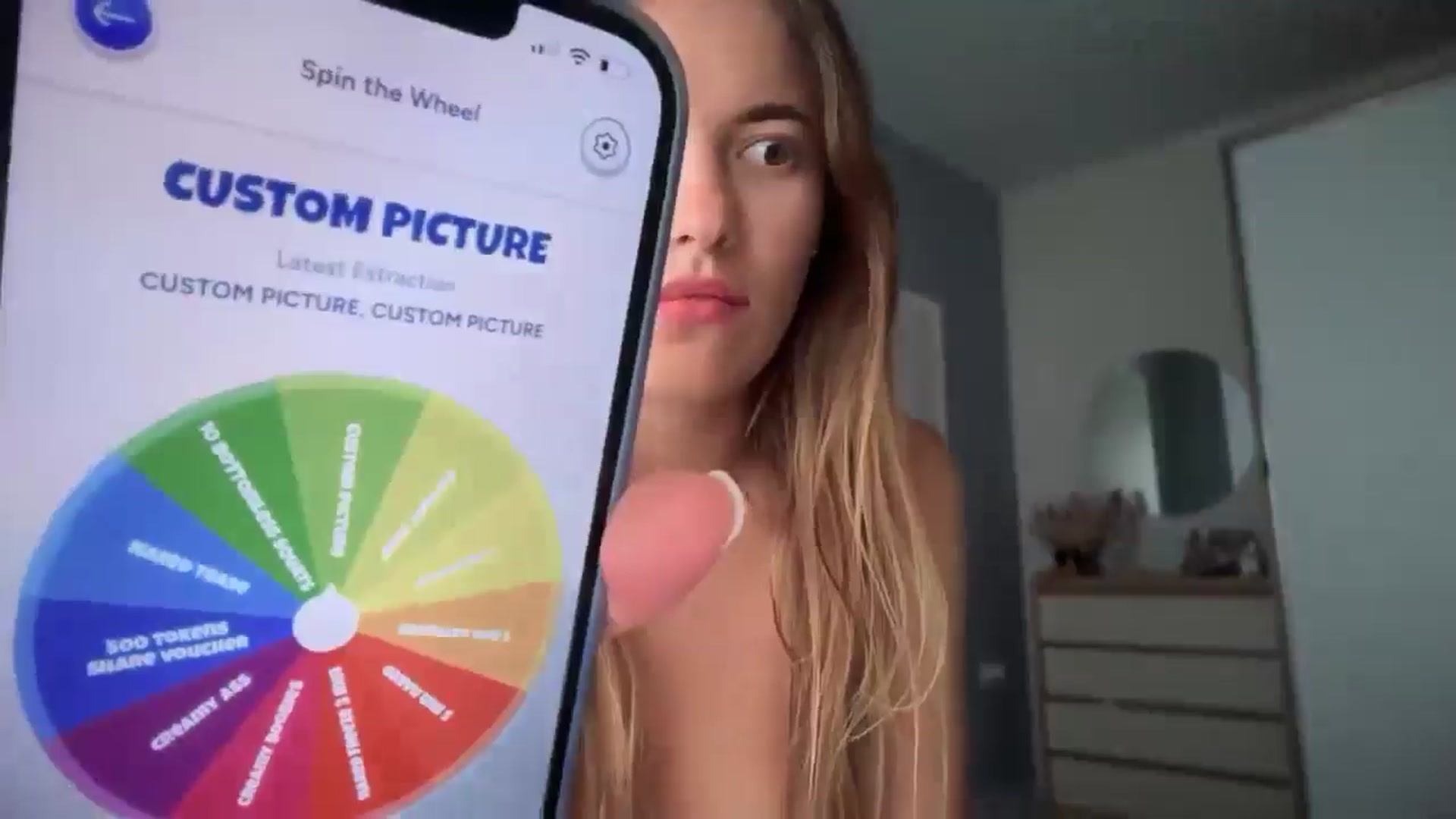 Gallery image thumbnail from SkySunFlower's myfreecams stream on, 07/20/2025, 06:02 image 7 of 20