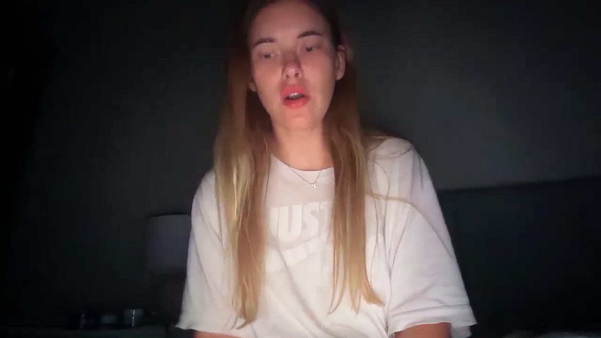 Gallery image thumbnail from SkySunFlower's myfreecams stream on, 07/22/2025, 23:01 image 10 of 20
