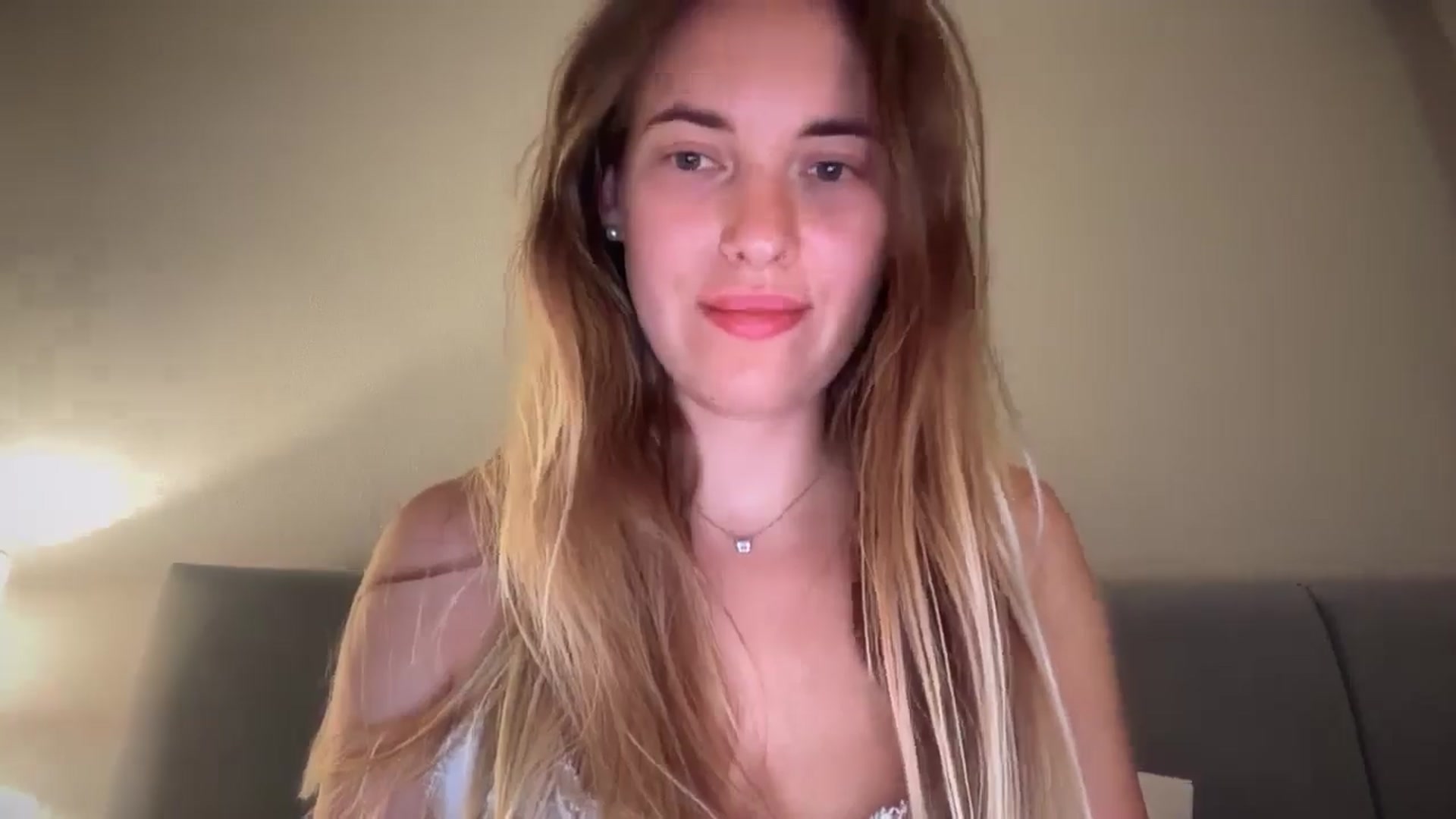 Gallery image thumbnail from SkySunFlower's myfreecams stream on, 07/23/2025, 20:40 image 19 of 20
