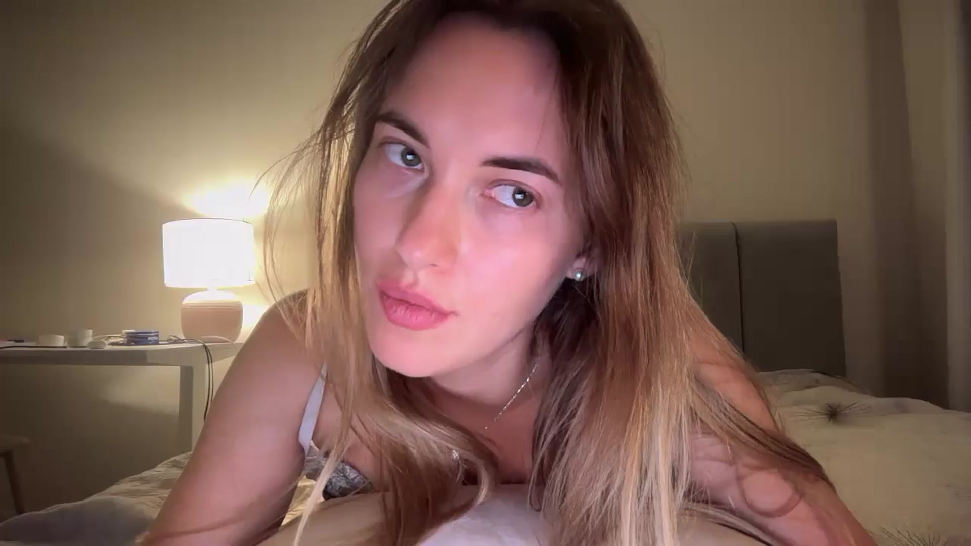 Gallery image thumbnail from SkySunFlower's myfreecams stream on, 07/23/2025, 22:40 image 15 of 20