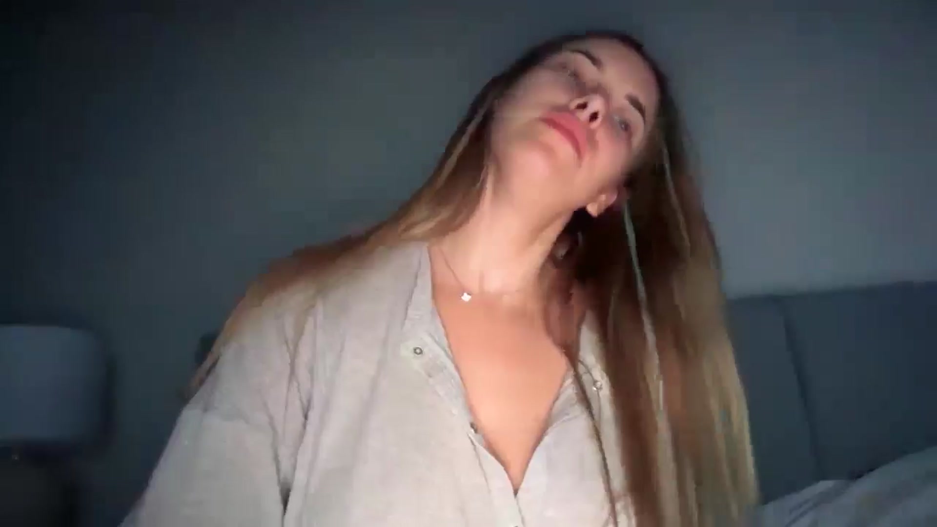 Gallery image thumbnail from SkySunFlower's myfreecams stream on, 07/23/2025, 23:50 image 12 of 20