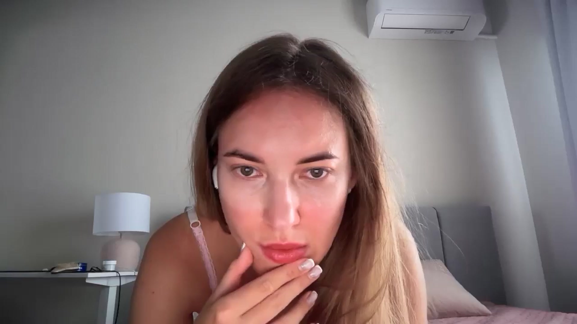 Gallery image thumbnail from SkySunFlower's myfreecams stream on, 07/25/2025, 13:27 image 4 of 20