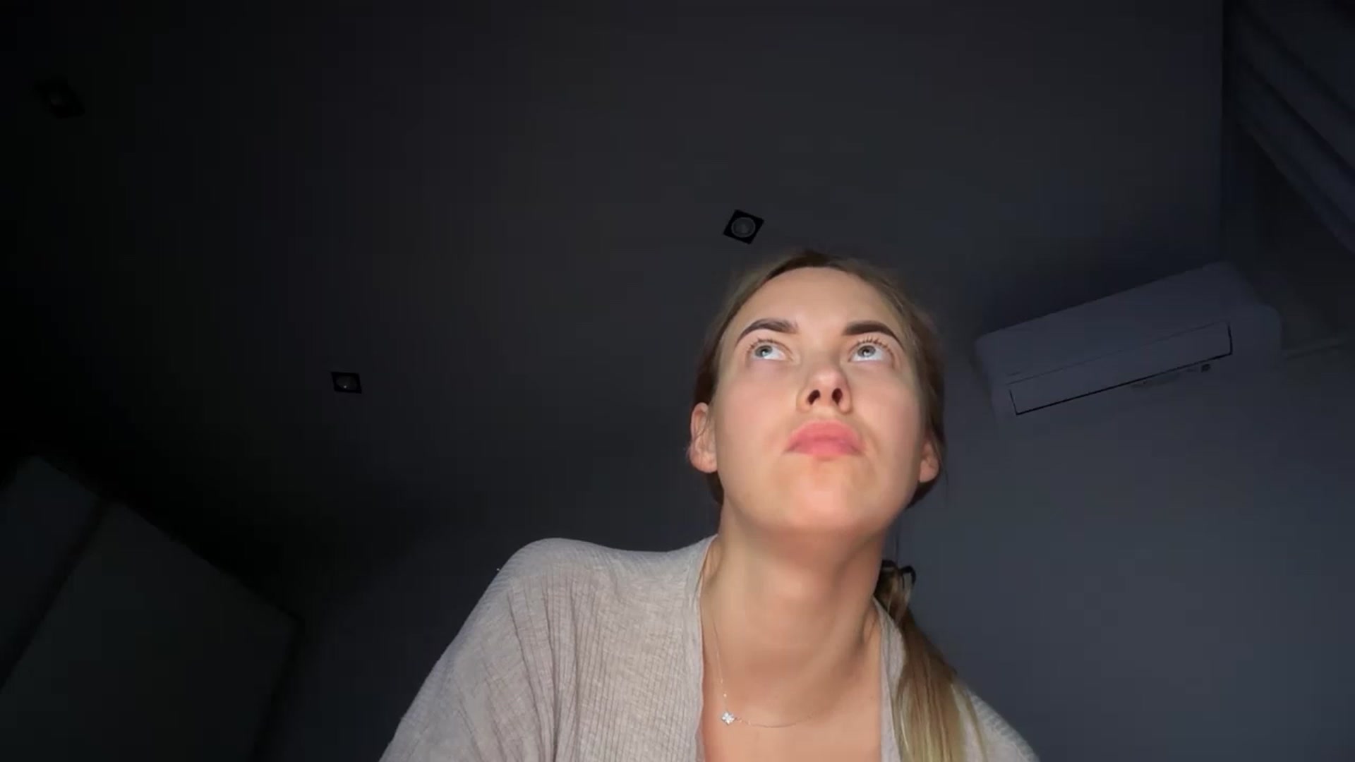 Gallery image thumbnail from SkySunFlower's myfreecams stream on, 07/26/2025, 24:01 image 3 of 20