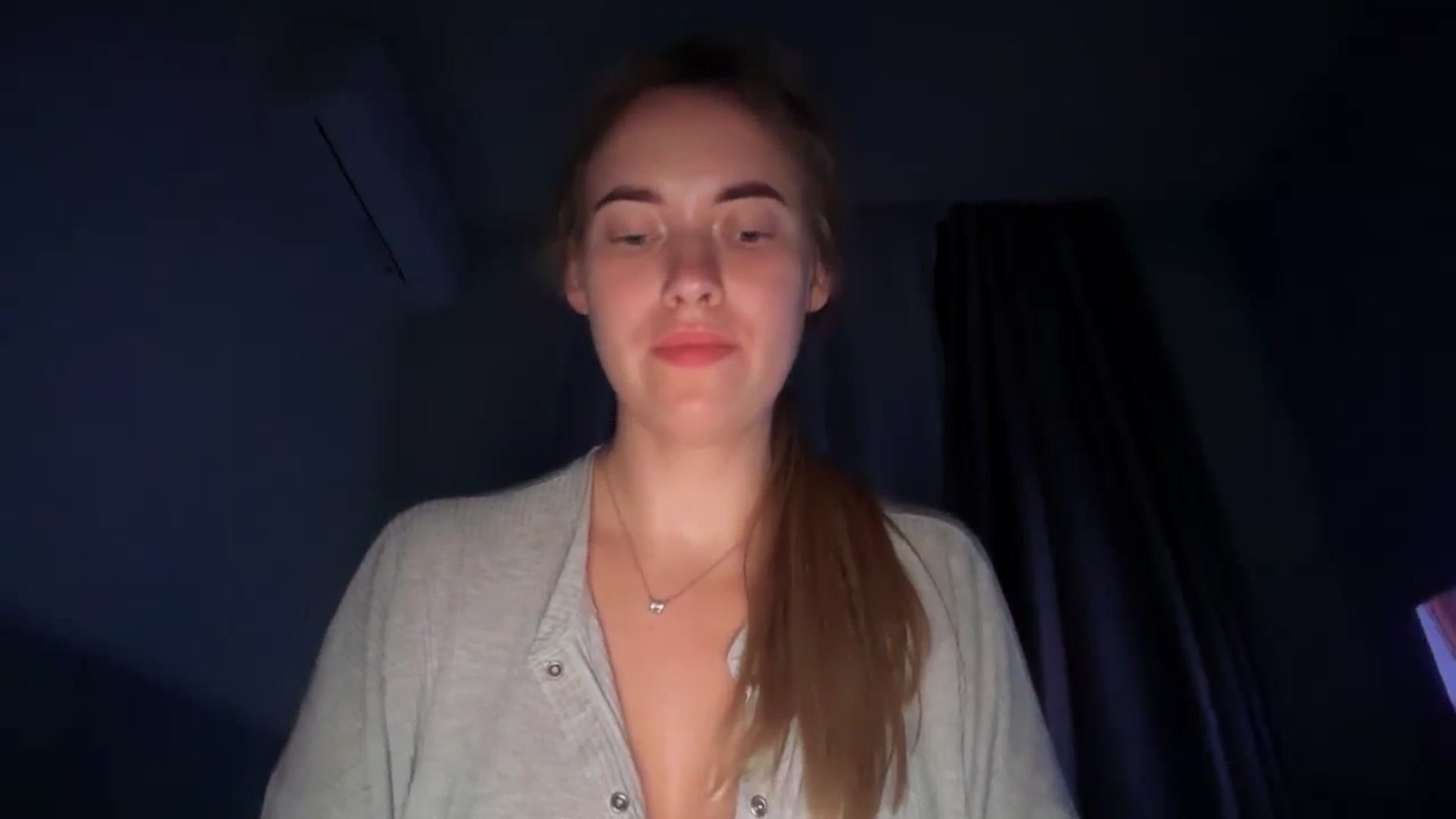 Gallery image thumbnail from SkySunFlower's myfreecams stream on, 07/26/2025, 24:01 image 17 of 20
