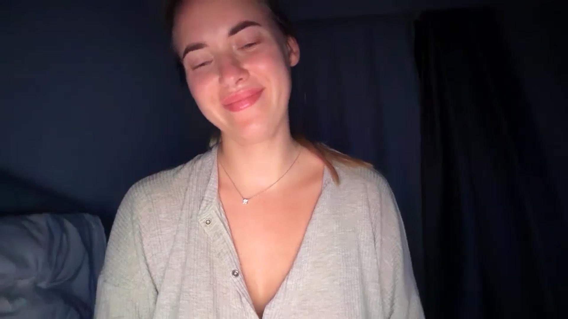Gallery image thumbnail from SkySunFlower's myfreecams stream on, 07/26/2025, 01:21 image 18 of 20