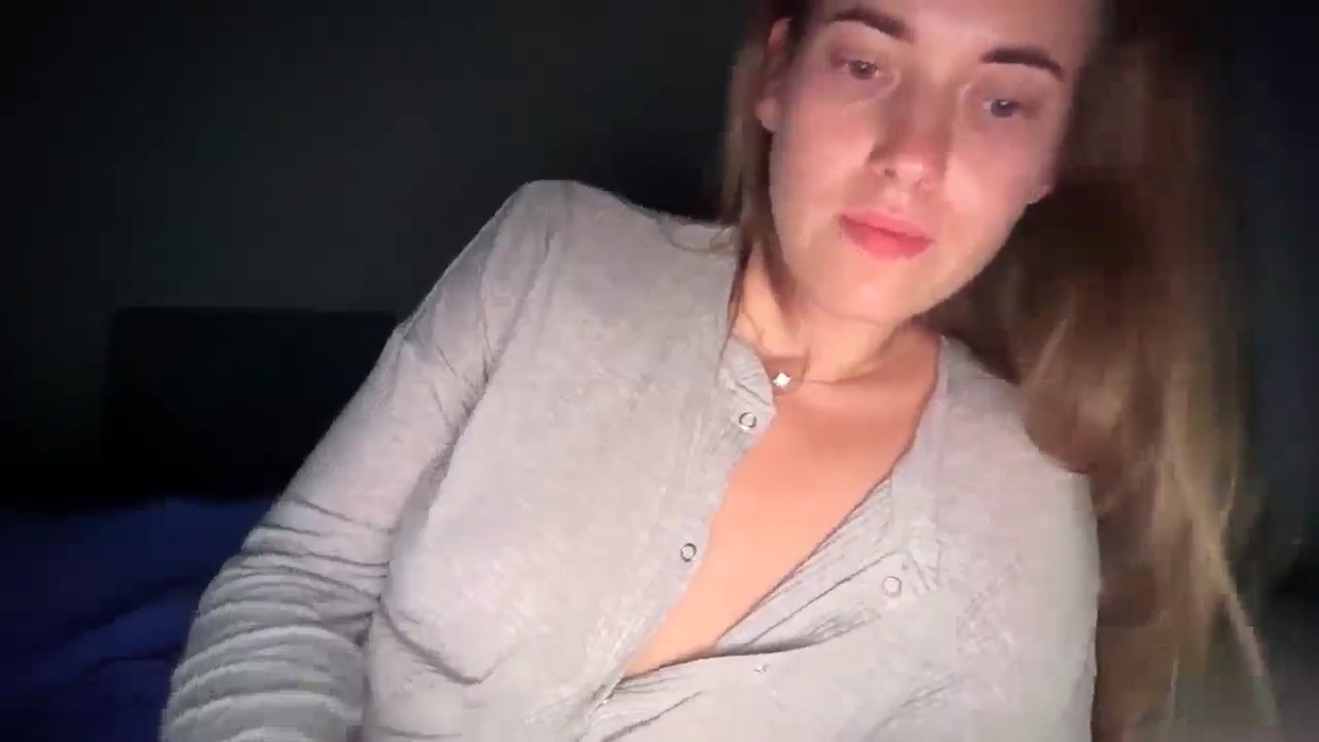 Gallery image thumbnail from SkySunFlower's myfreecams stream on, 07/27/2025, 03:32 image 7 of 20