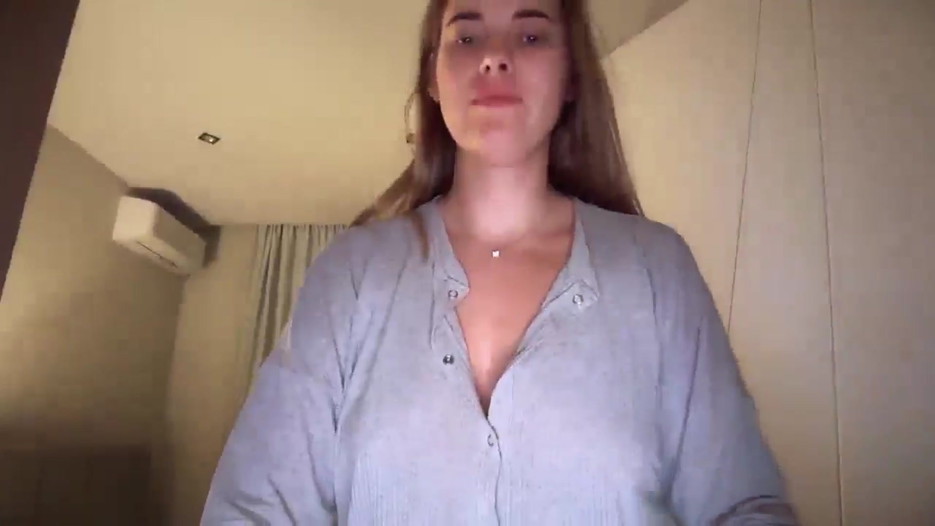 Gallery image thumbnail from SkySunFlower's myfreecams stream on, 07/27/2025, 03:32 image 15 of 20