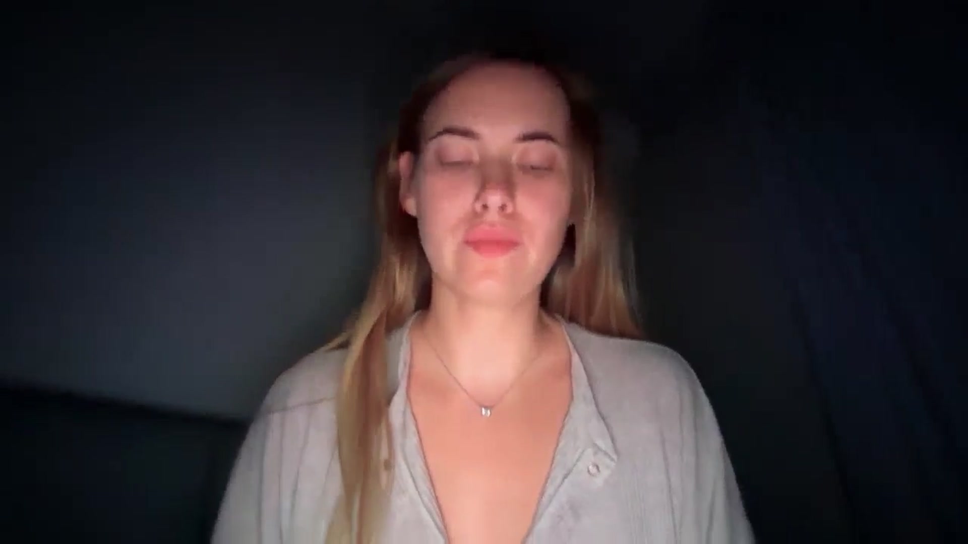 Gallery image thumbnail from SkySunFlower's myfreecams stream on, 07/27/2025, 03:32 image 12 of 20