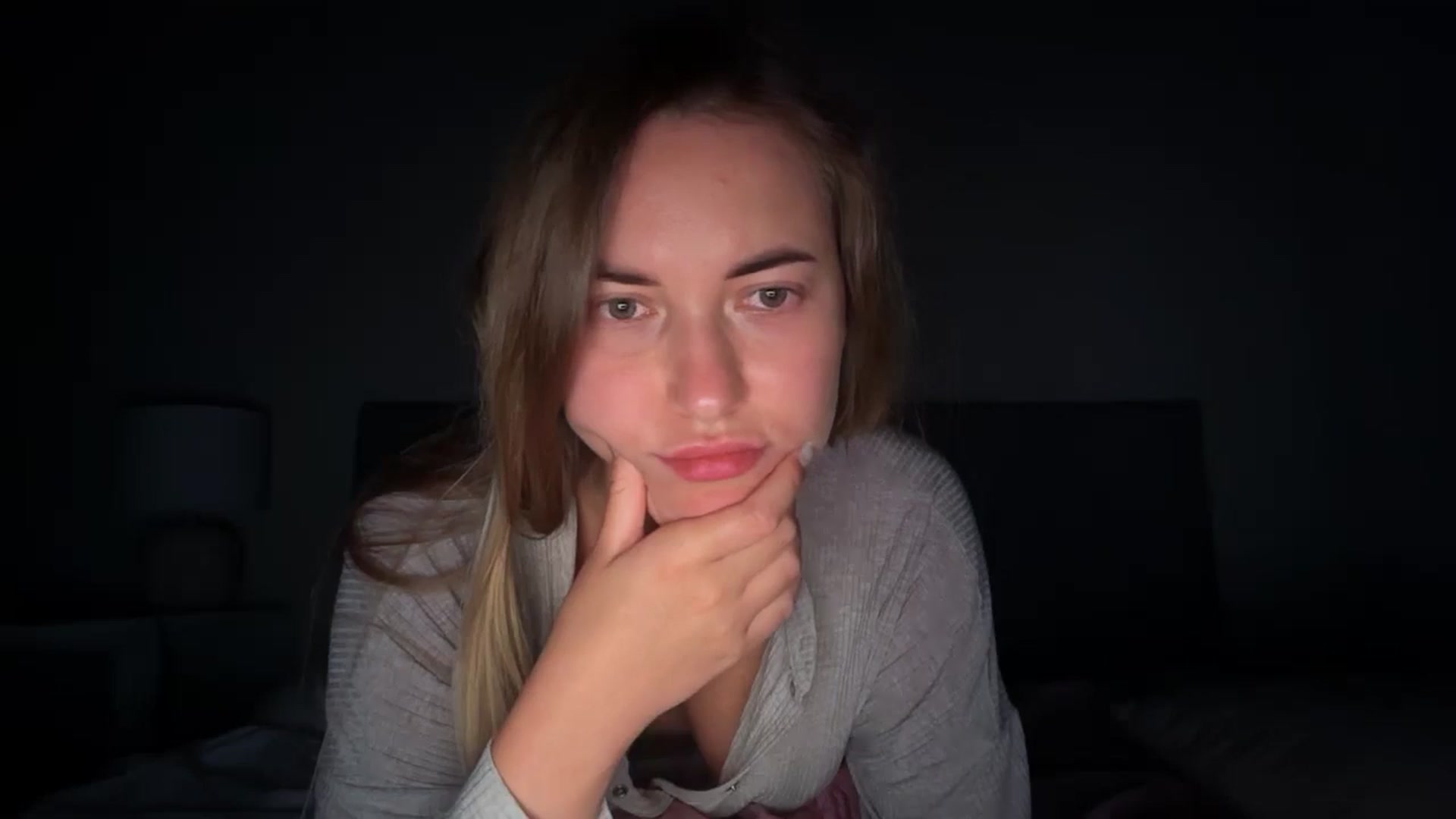 Gallery image thumbnail from SkySunFlower's myfreecams stream on, 07/27/2025, 03:32 image 11 of 20